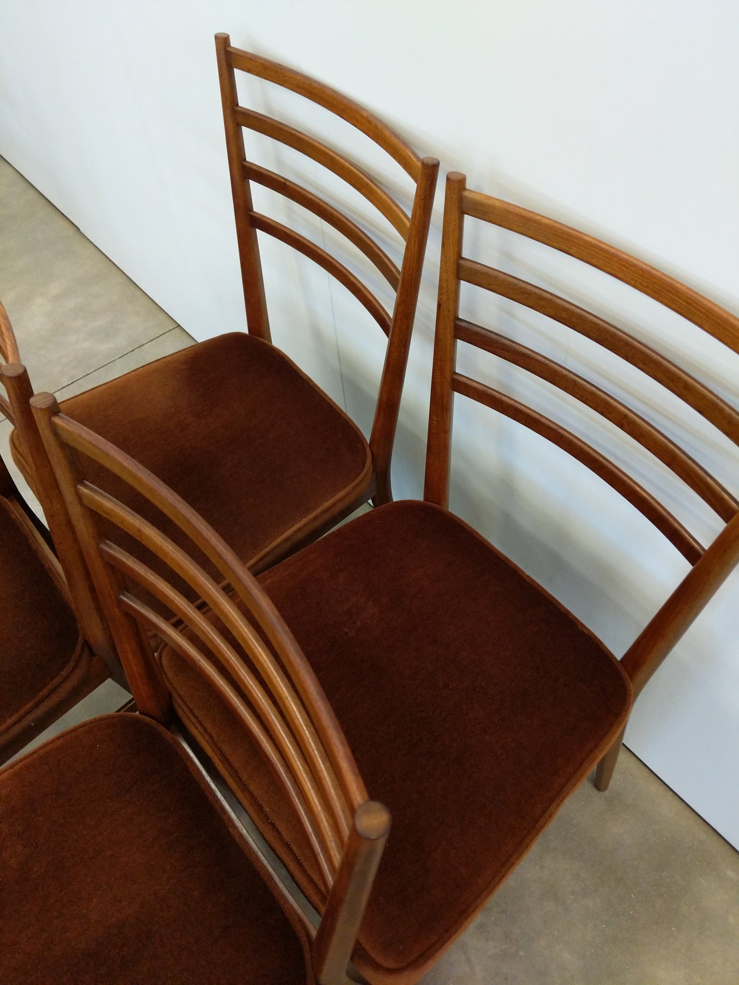Set of 4 Vintage Mid Century Modern Dining Chairs by Meredew