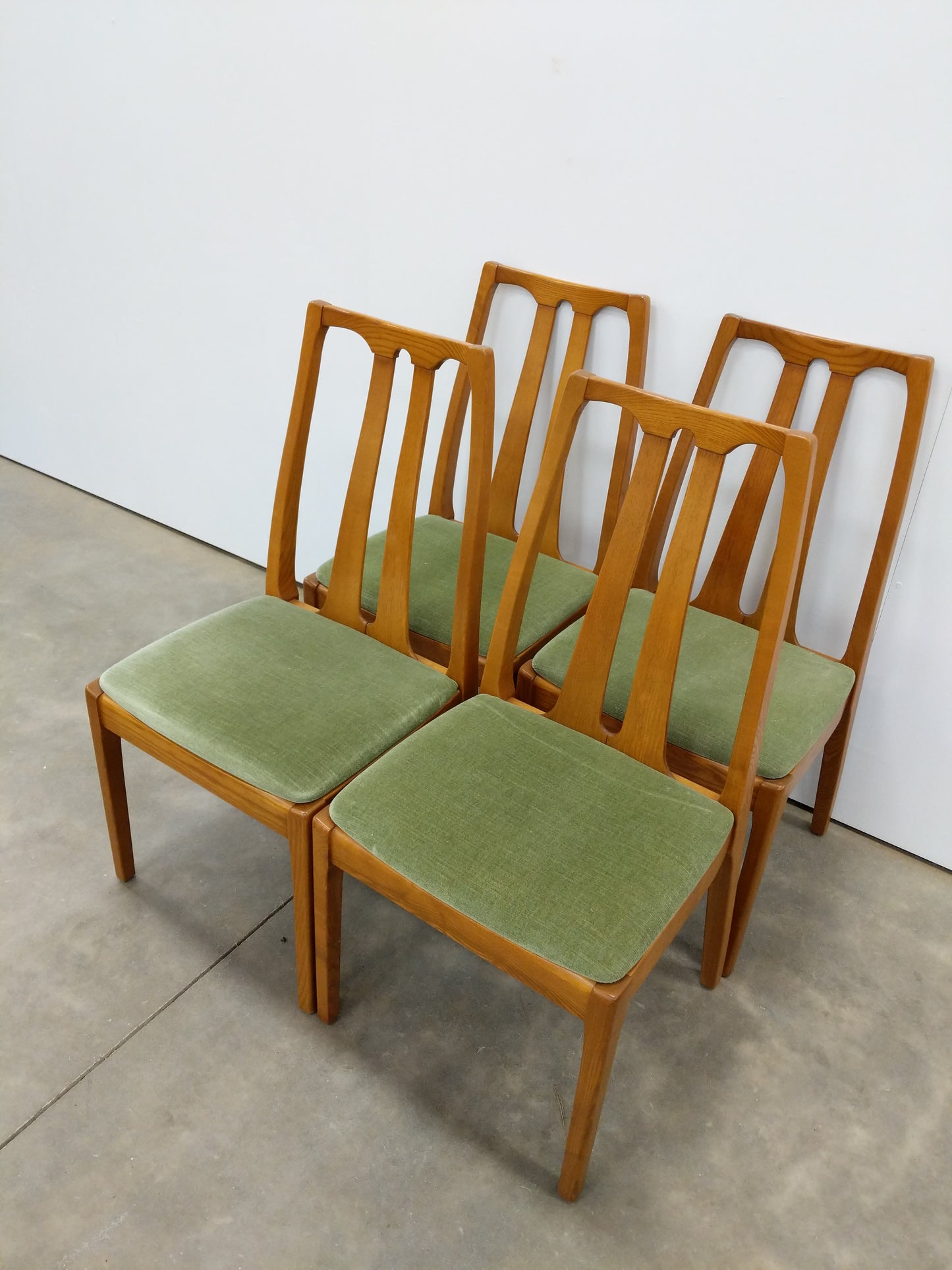 Set of 4 Vintage Mid Century Modern Dining Chairs by Parker Knoll