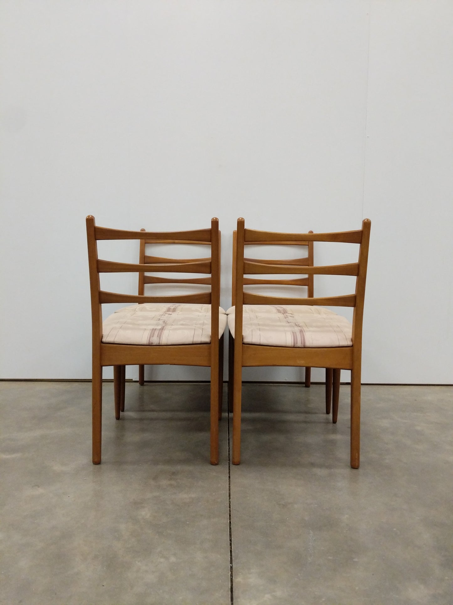 Set of 4 Vintage Mid Century Modern Dining Chairs