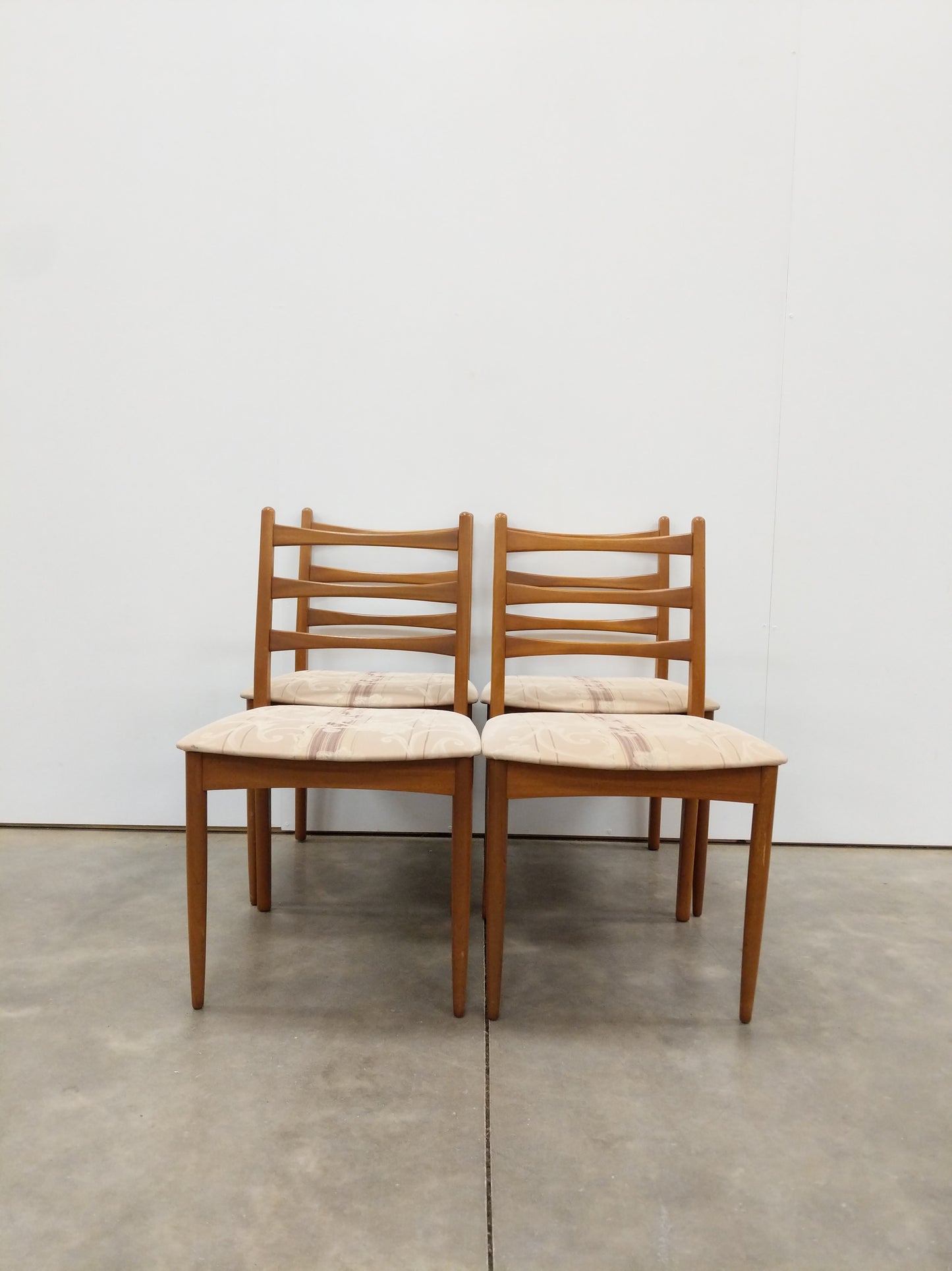 Set of 4 Vintage Mid Century Modern Dining Chairs