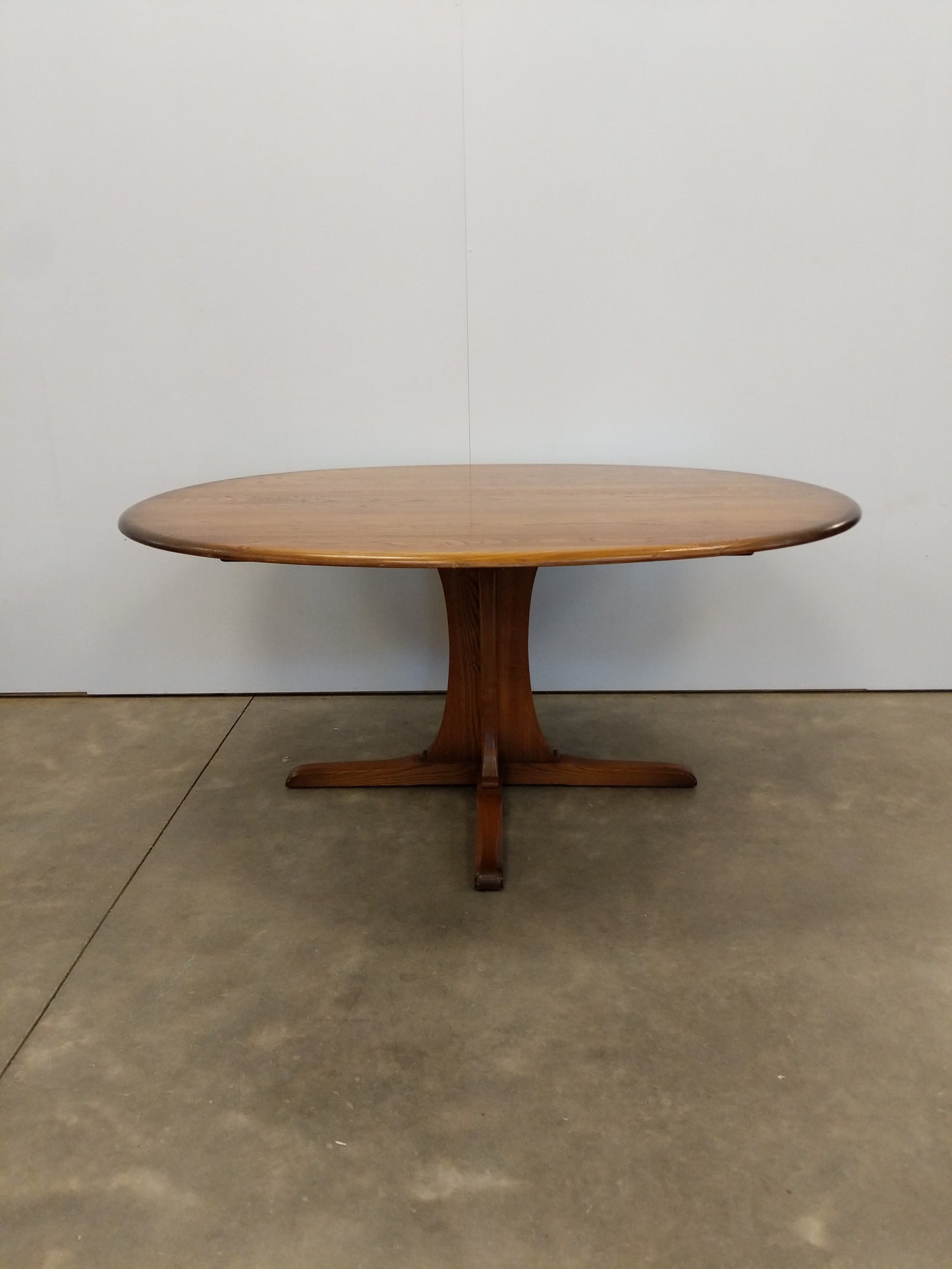 Vintage Pedestal Dining Table by Ercol