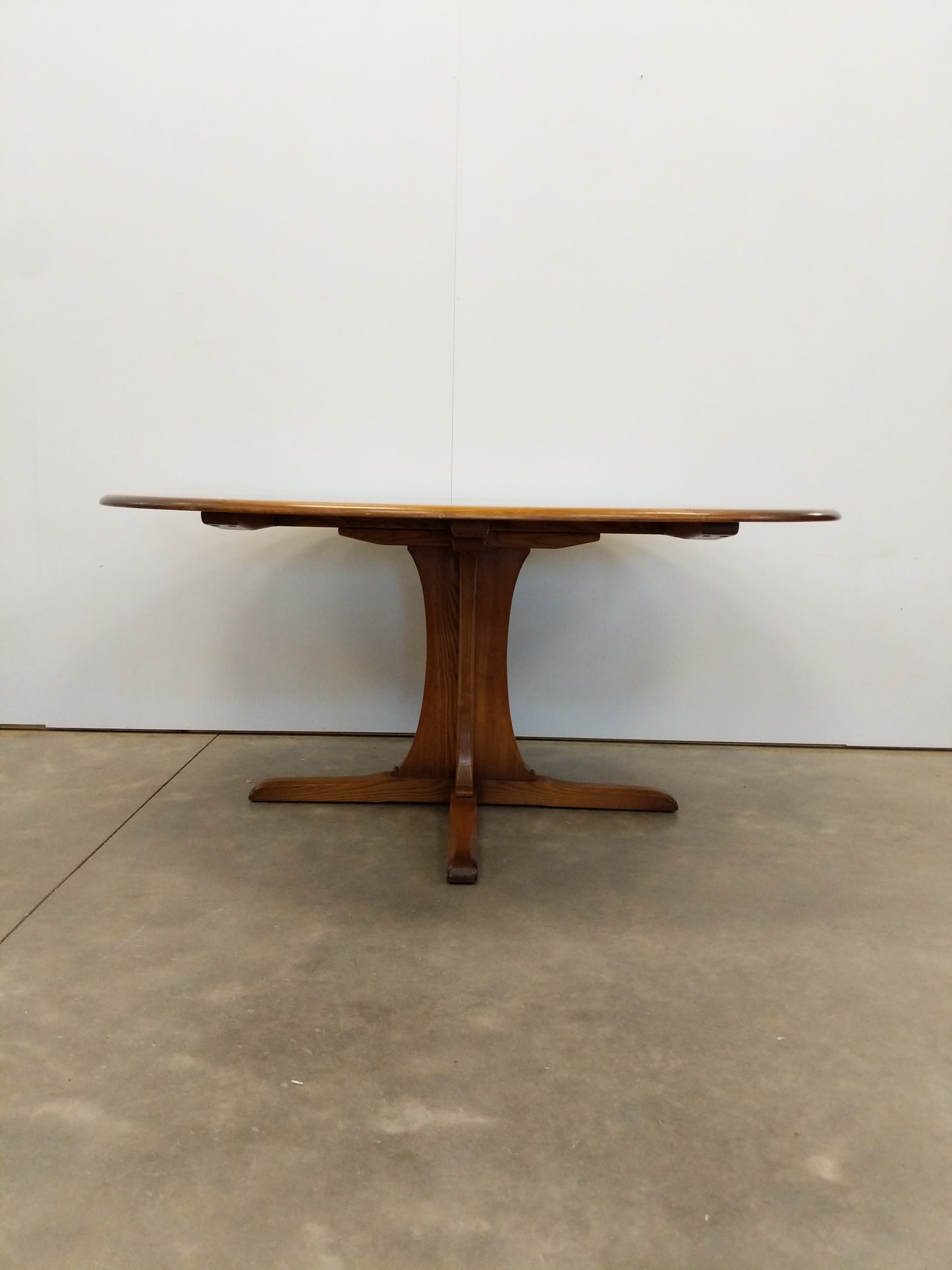 Vintage Pedestal Dining Table by Ercol