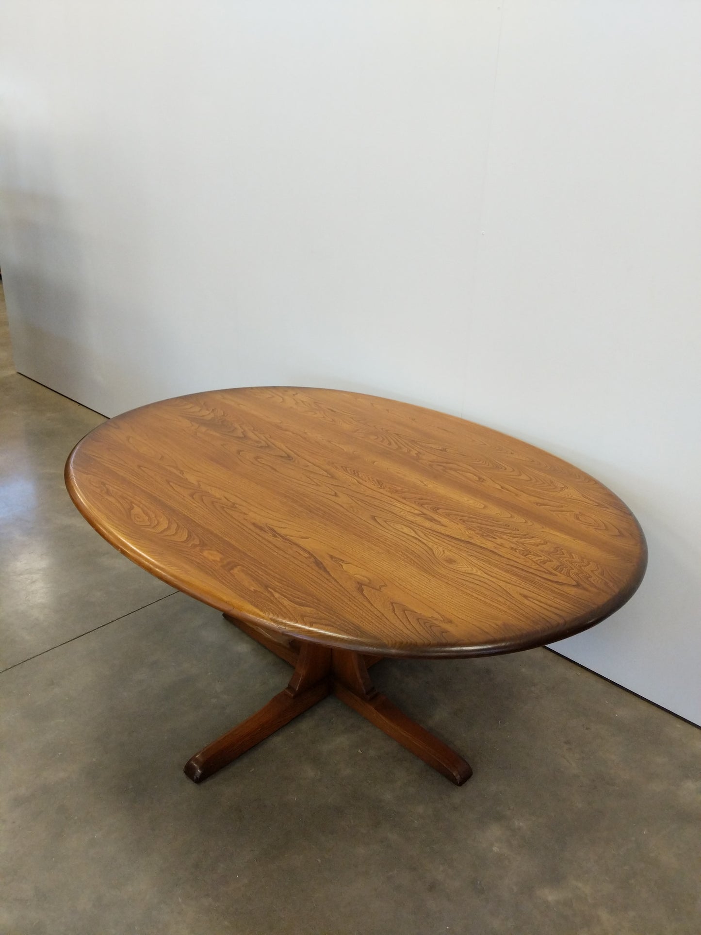 Vintage Pedestal Dining Table by Ercol