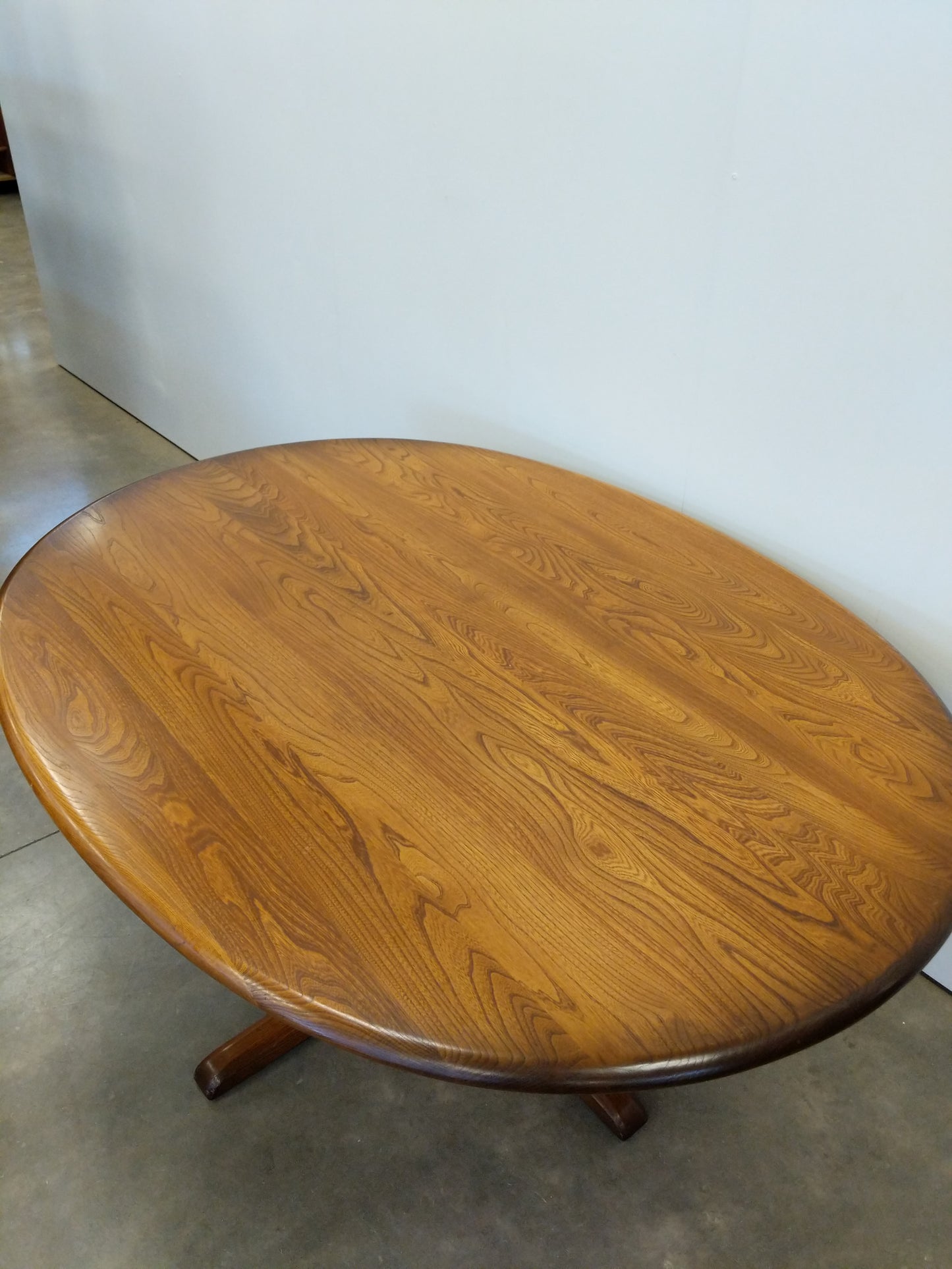 Vintage Pedestal Dining Table by Ercol