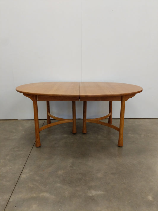 Vintage Extendable Dining / Banquet Table by Ercol