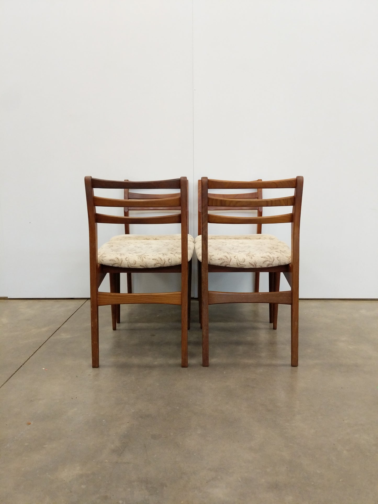 Set of 4 Vintage Mid Century Modern Dining Chairs
