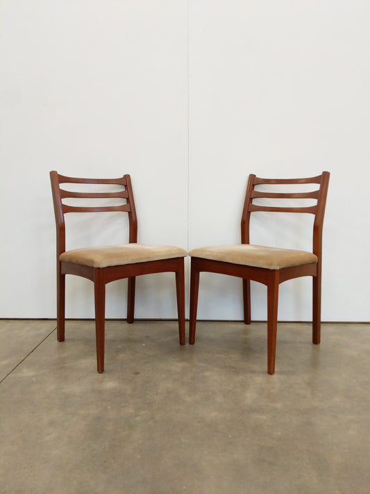 Pair Vintage Mid Century Modern Dining Chairs
