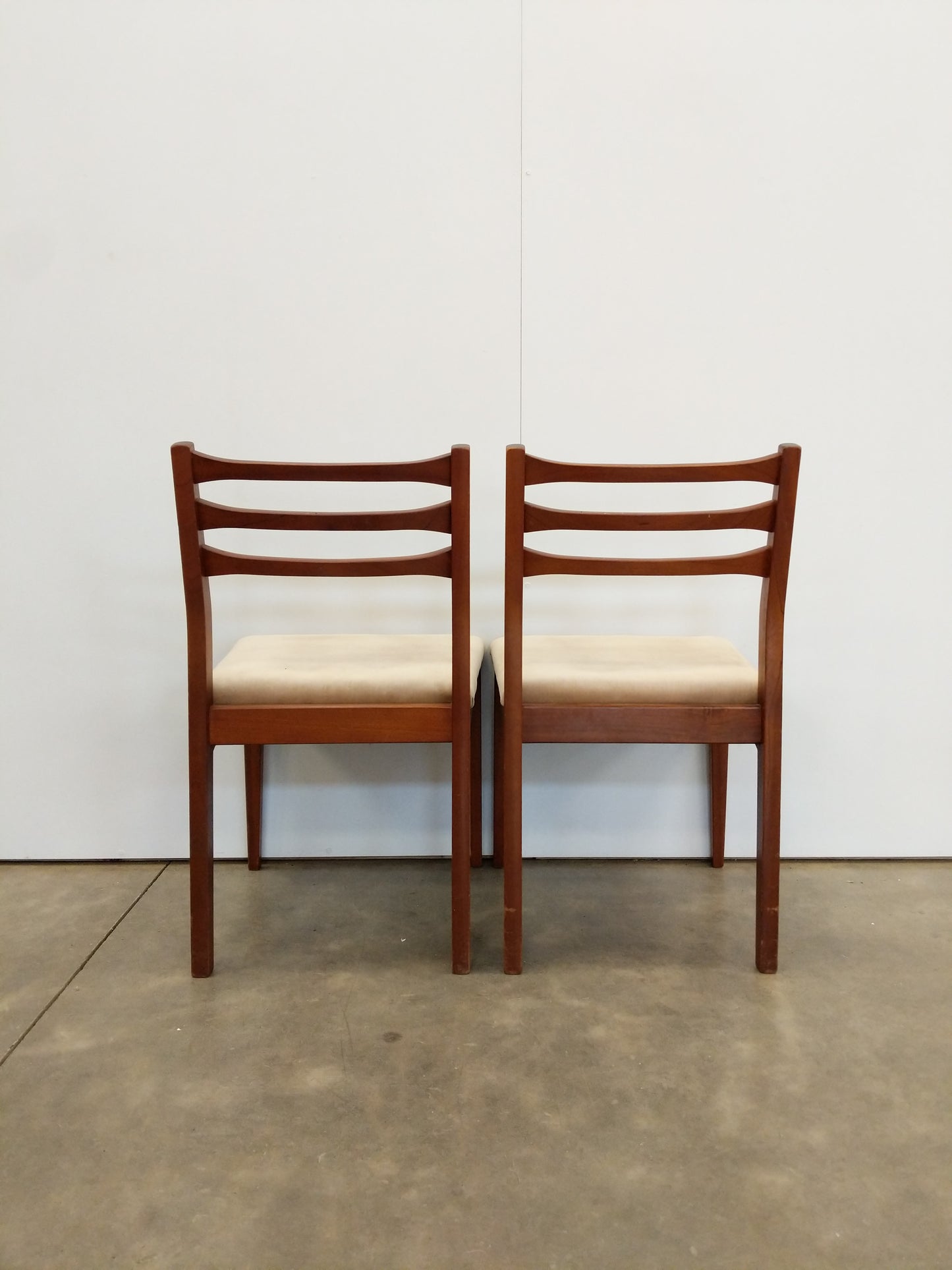 Pair Vintage Mid Century Modern Dining Chairs
