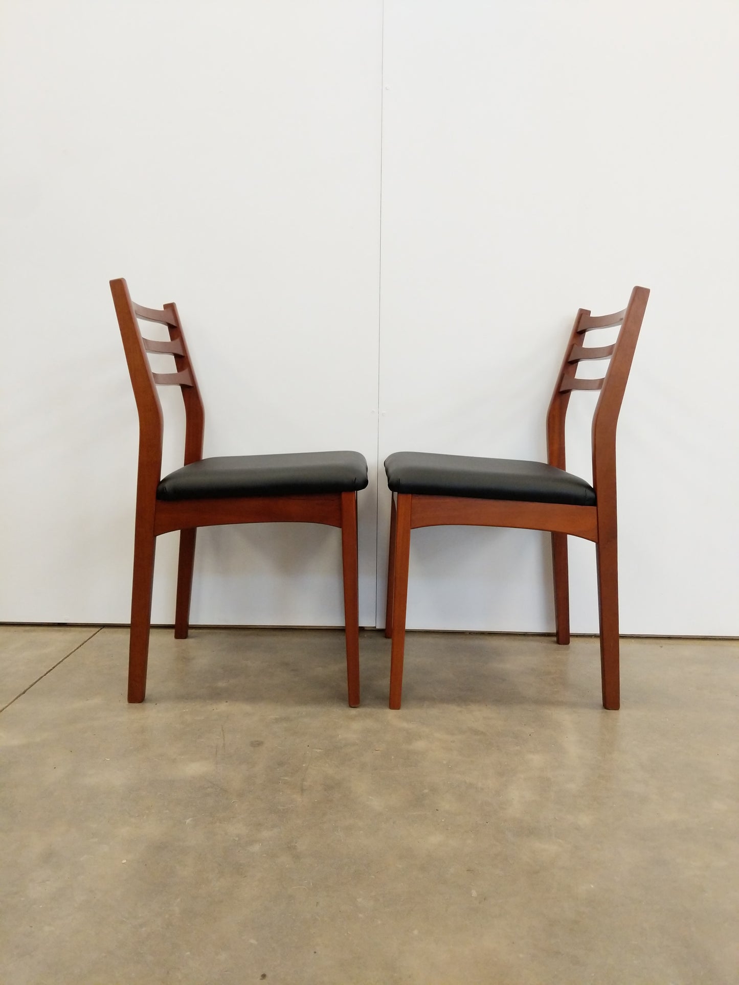Pair of Vintage Mid Century Modern Dining Chairs