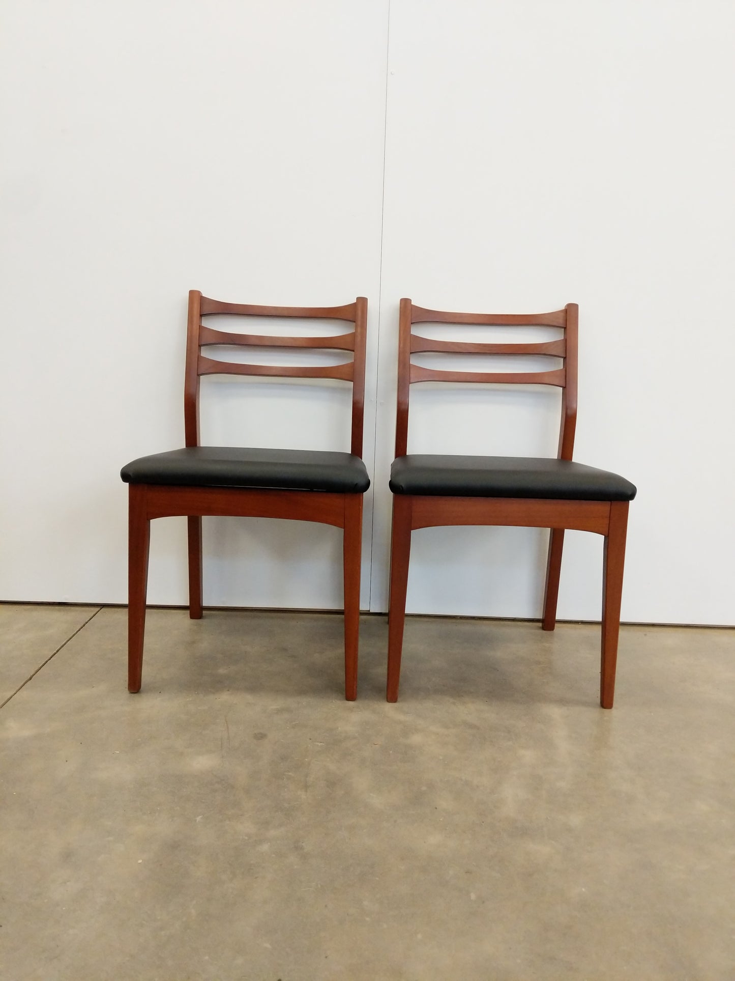 Pair of Vintage Mid Century Modern Dining Chairs