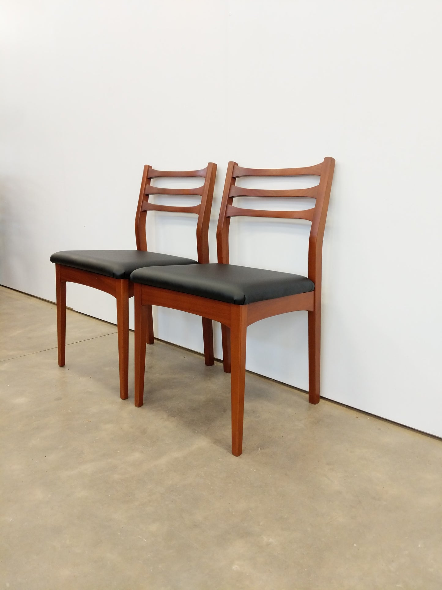 Pair of Vintage Mid Century Modern Dining Chairs