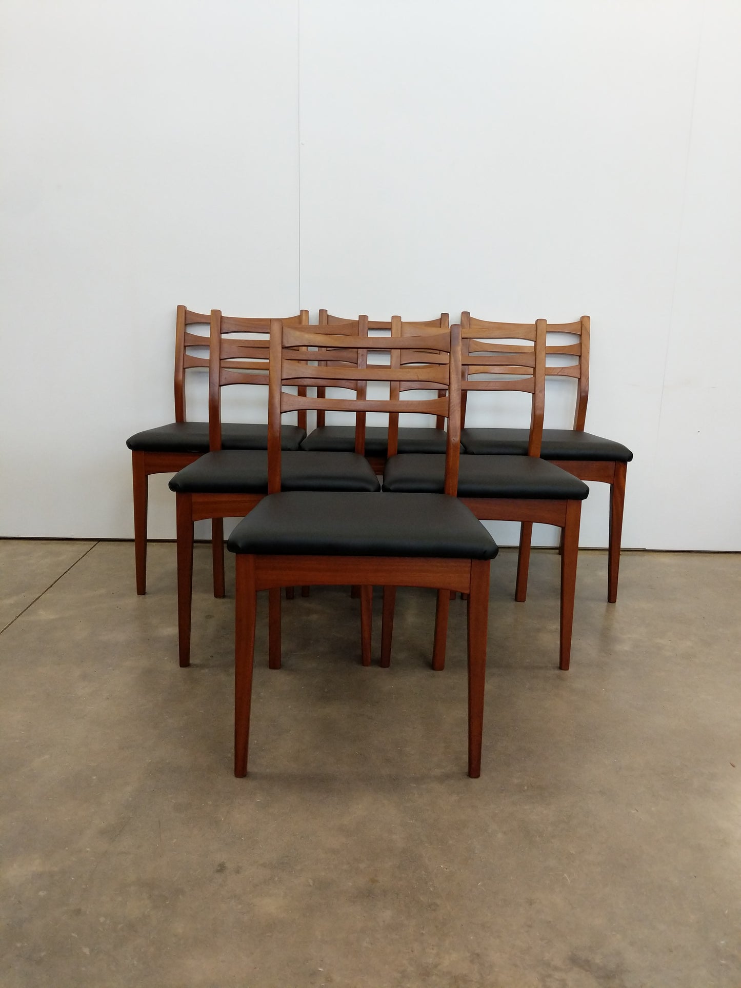 Set of 6 Vintage Mid Century Modern Dining Chairs