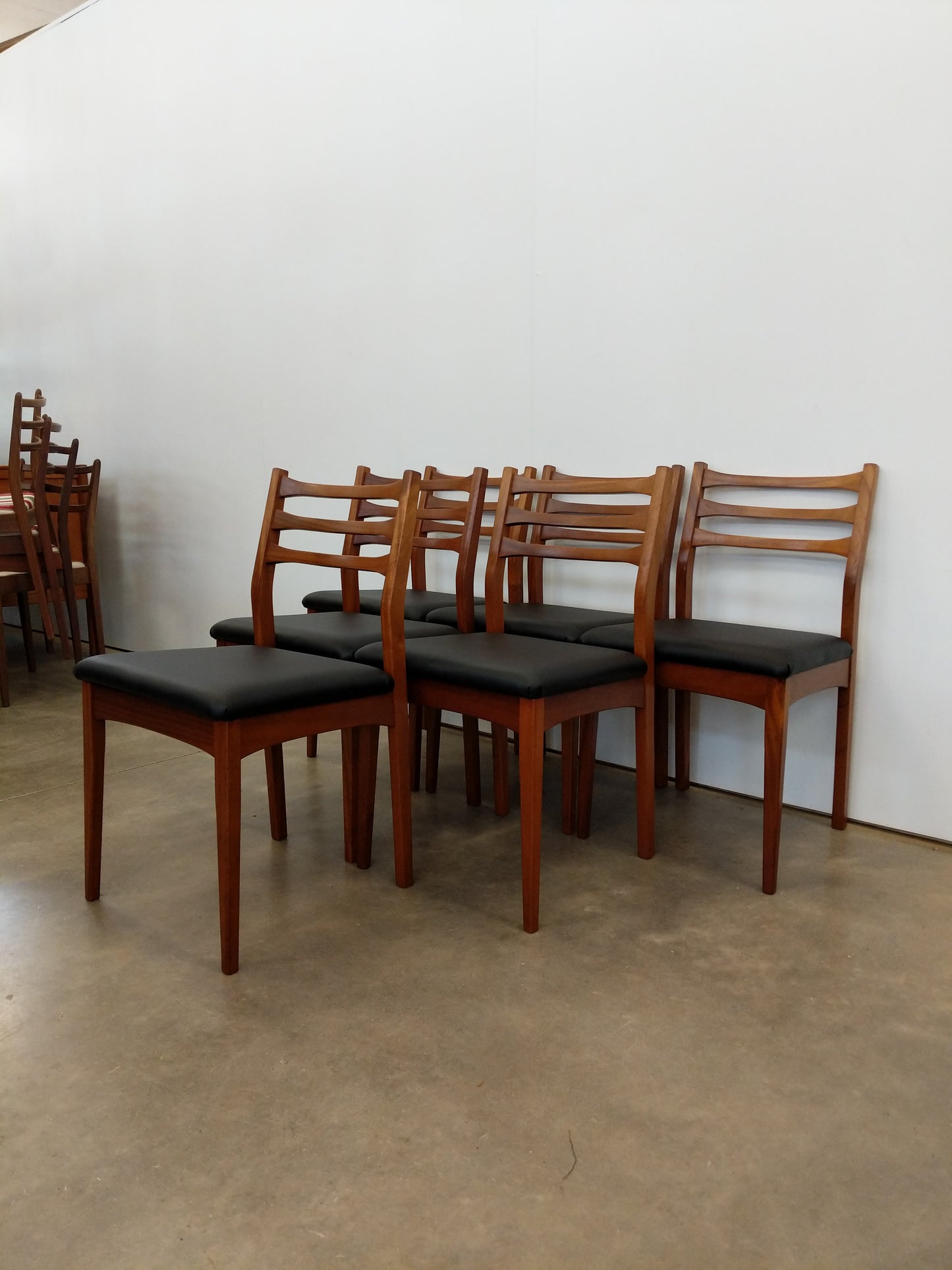 Set of 6 Vintage Mid Century Modern Dining Chairs