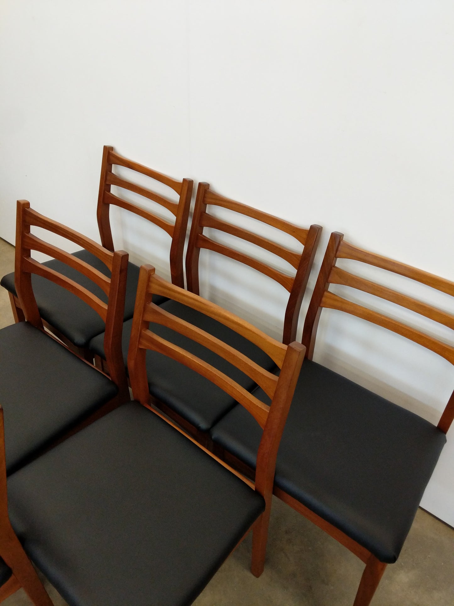 Set of 6 Vintage Mid Century Modern Dining Chairs