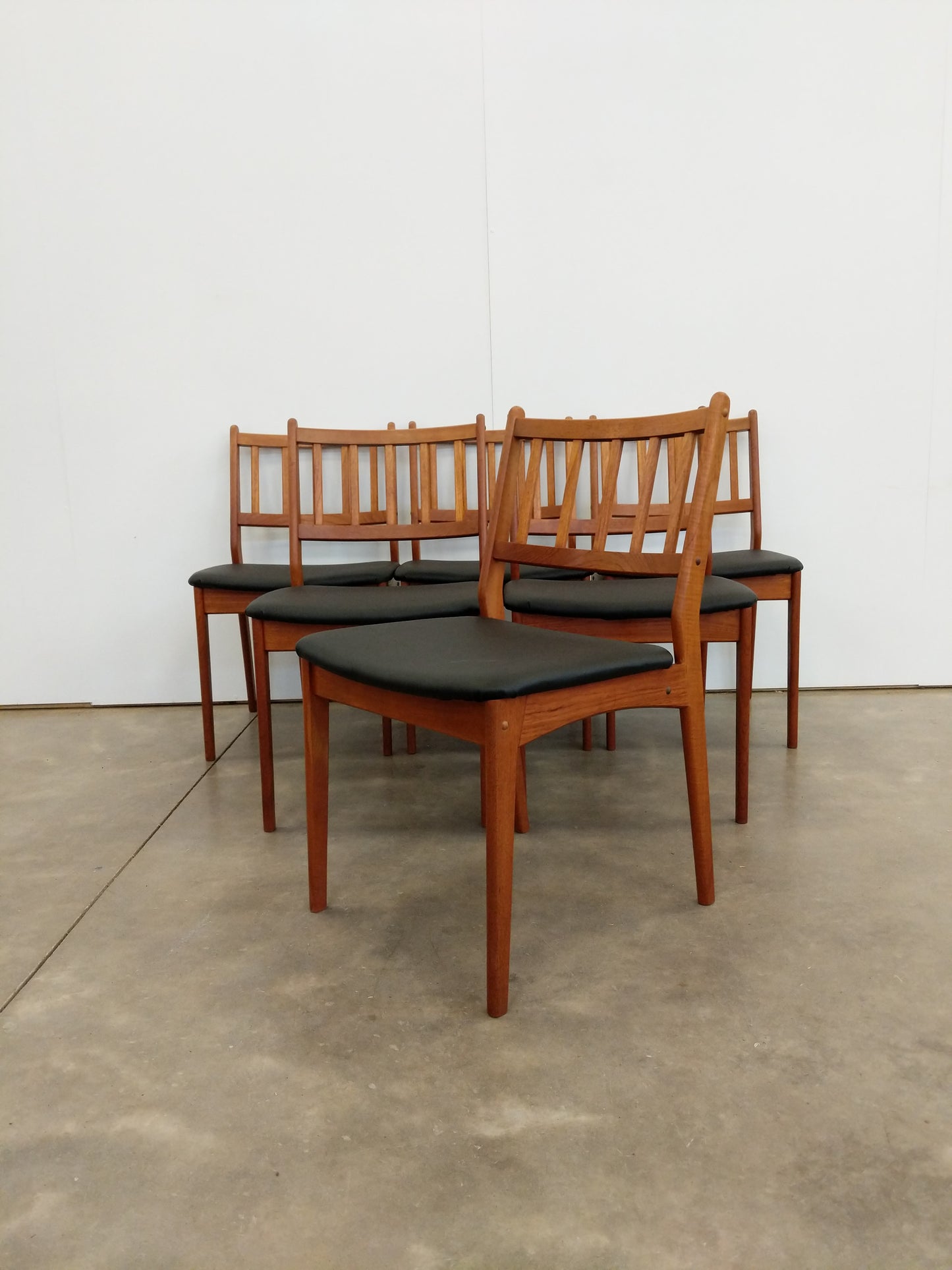 Set of 6 Vintage Danish Modern Dining Chairs by Spøttrup