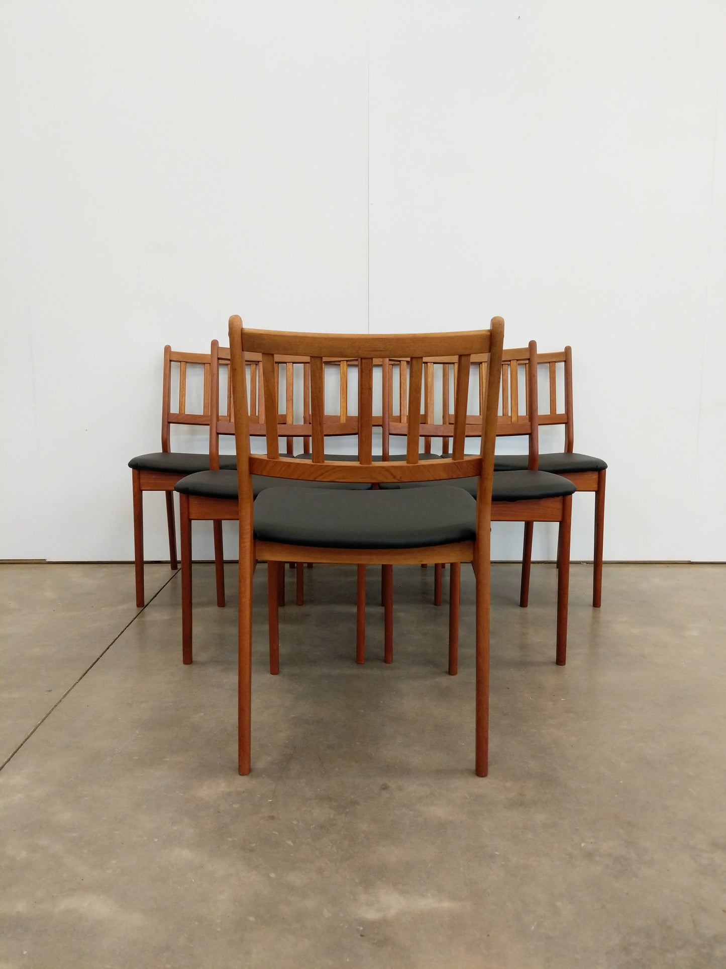 Set of 6 Vintage Danish Modern Dining Chairs by Spøttrup