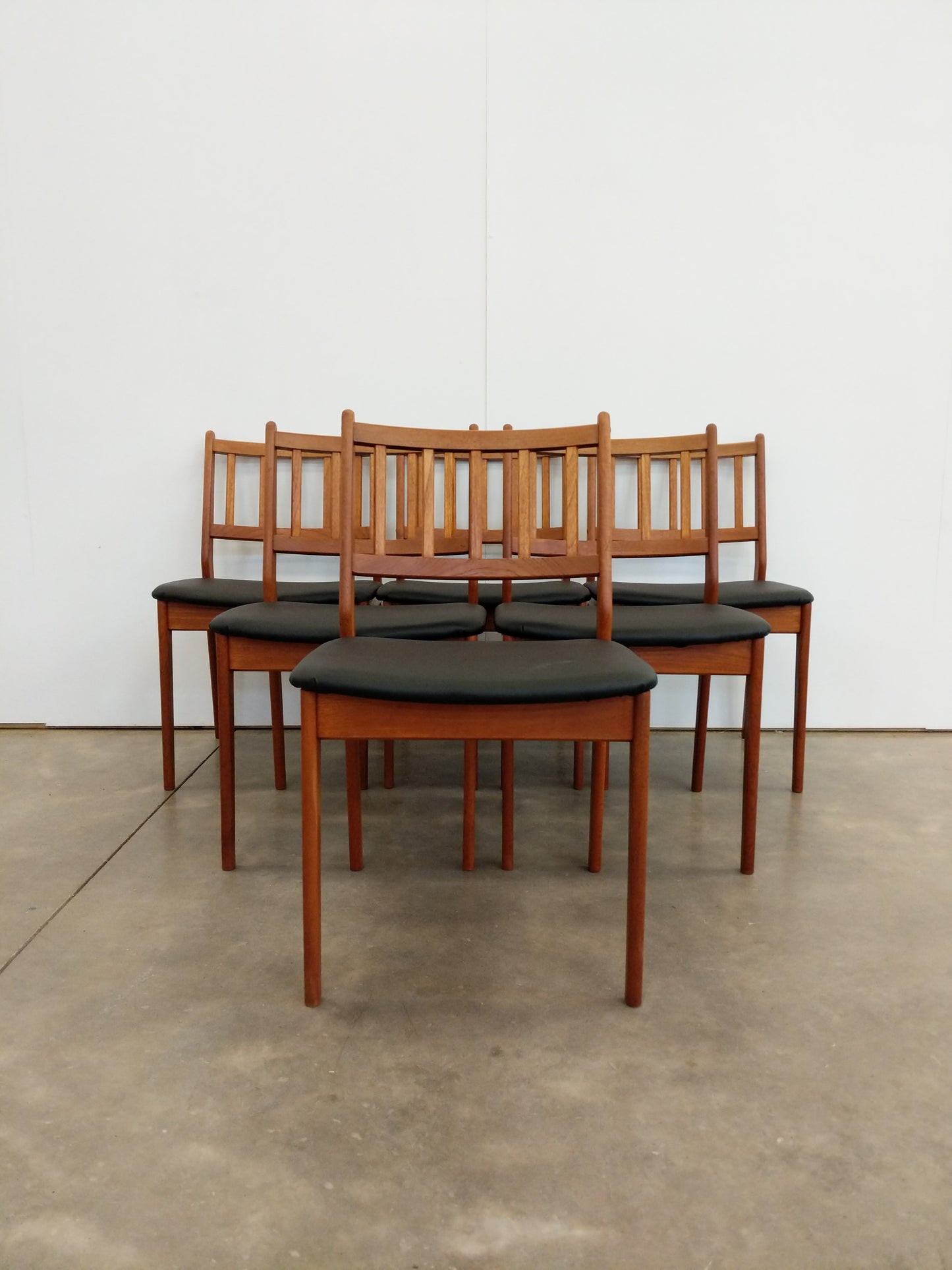 Set of 6 Vintage Danish Modern Dining Chairs by Spøttrup