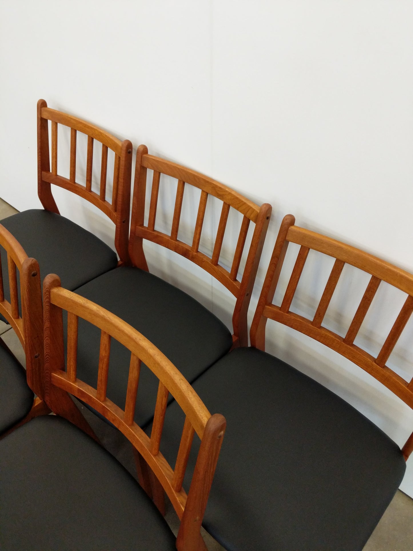 Set of 6 Vintage Danish Modern Dining Chairs by Spøttrup