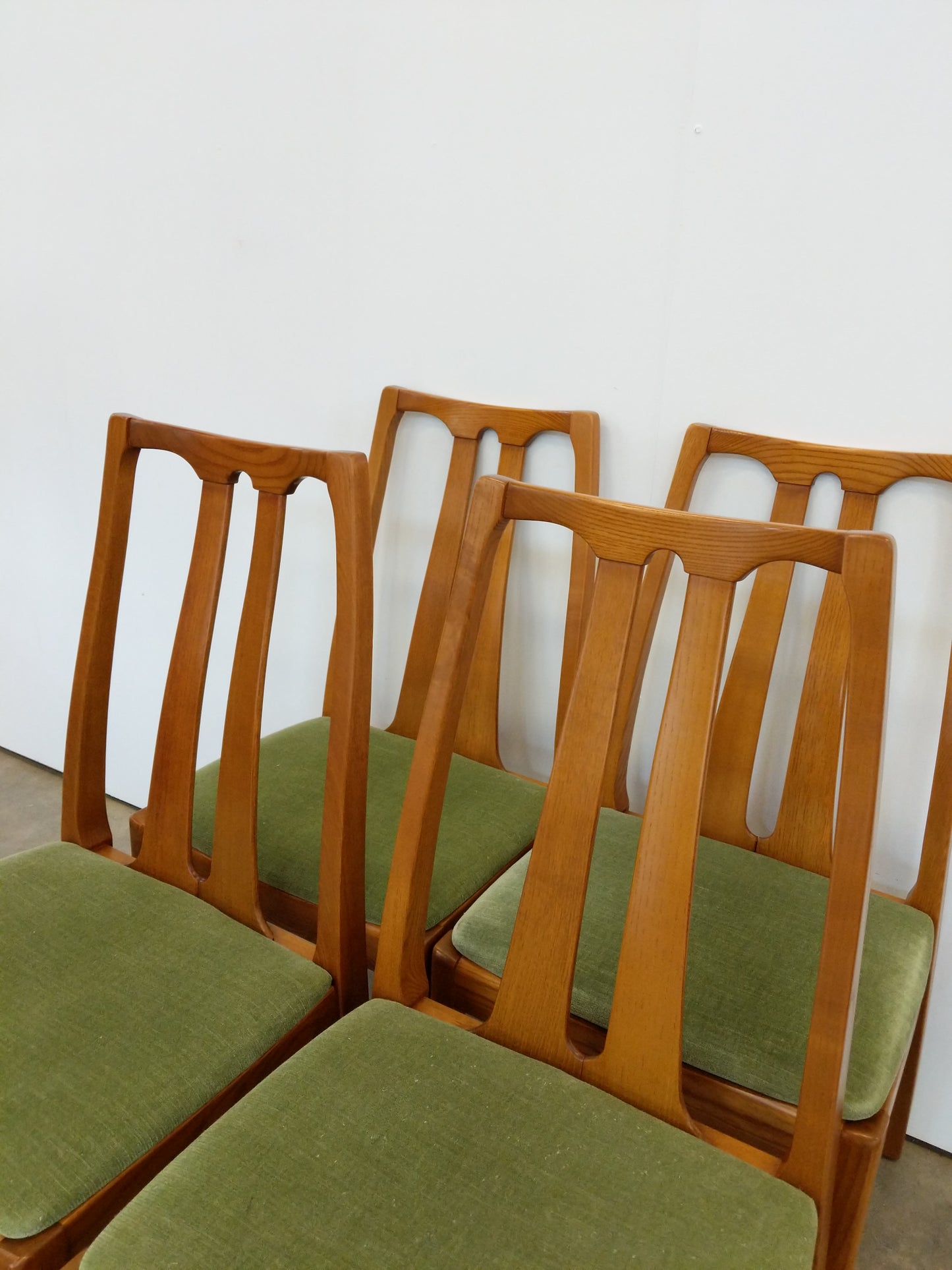 Set of 4 Vintage Mid Century Modern Dining Chairs by Parker Knoll