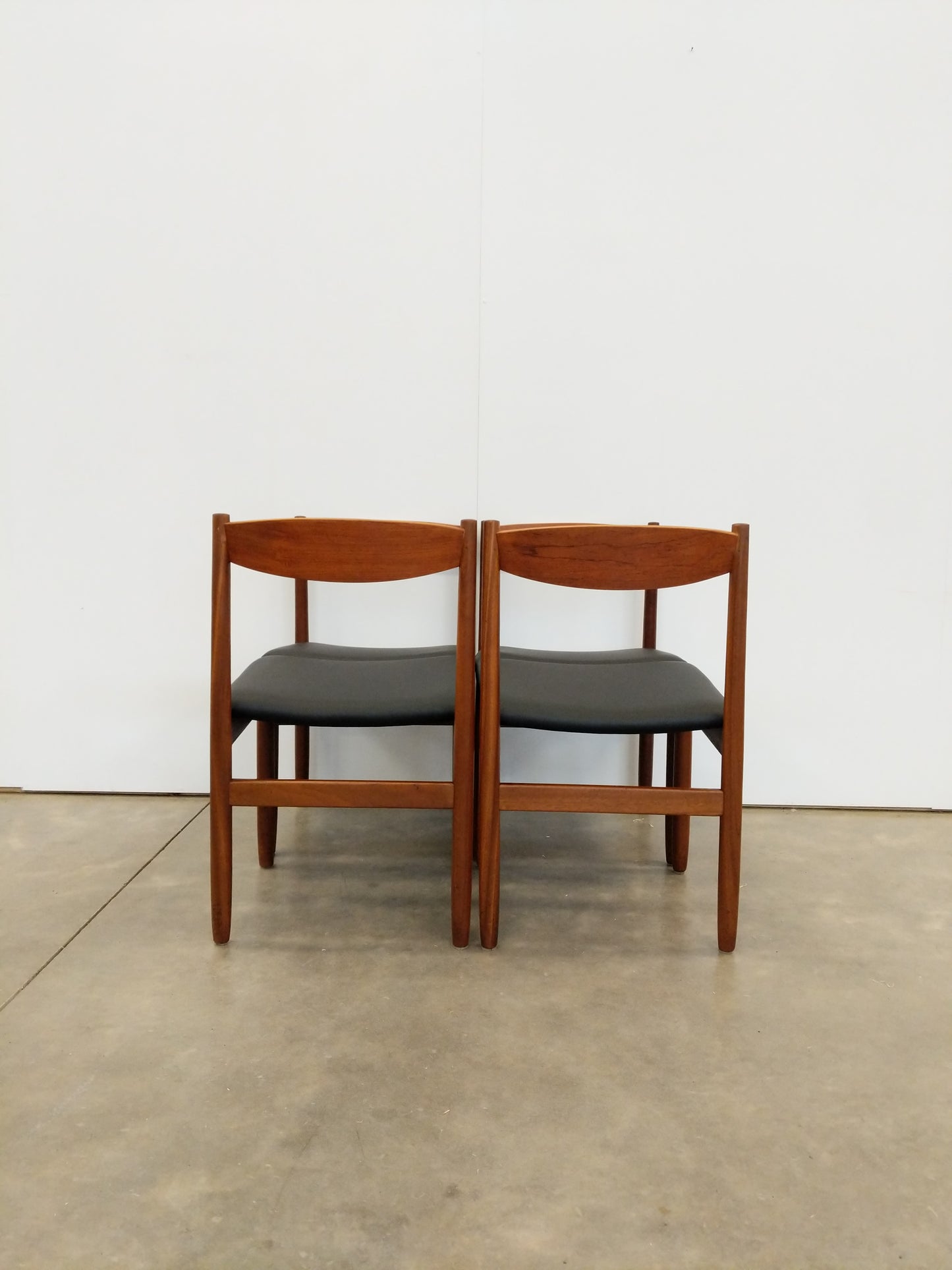 Set of 4 Vintage Mid Century Modern Dining Chairs