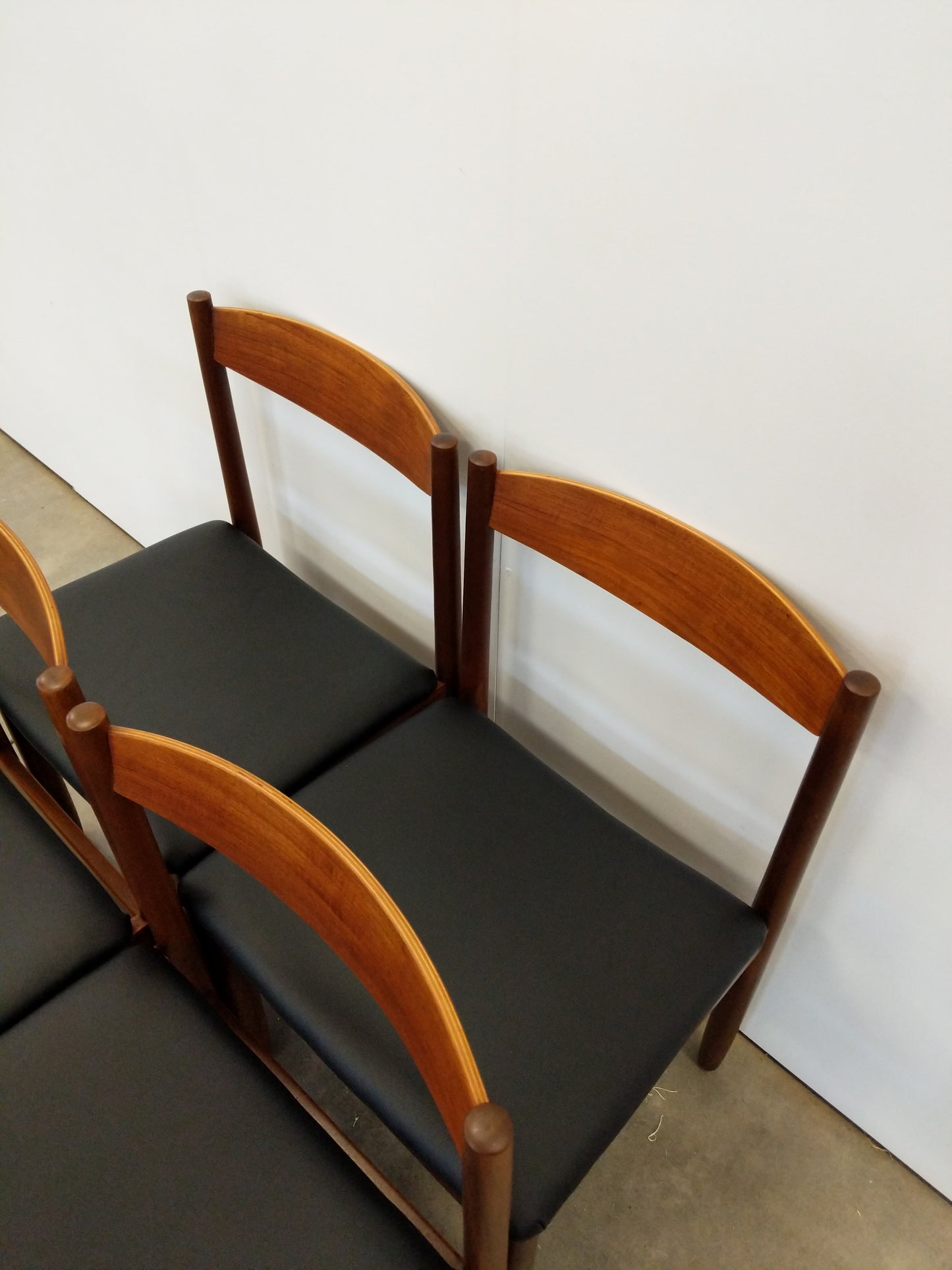 Set of 4 Vintage Mid Century Modern Dining Chairs