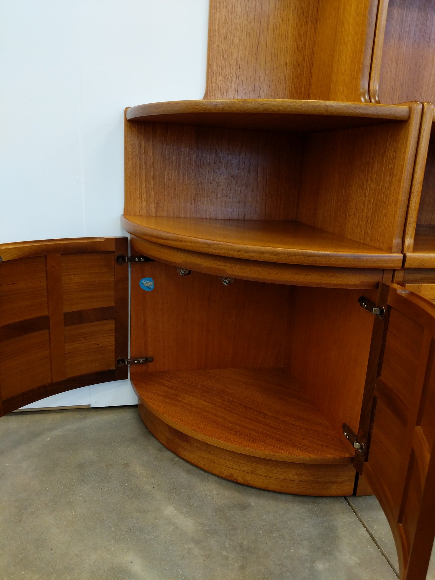 Vintage Mid Century Modern Teak Sideboard / Hutch by Nathan