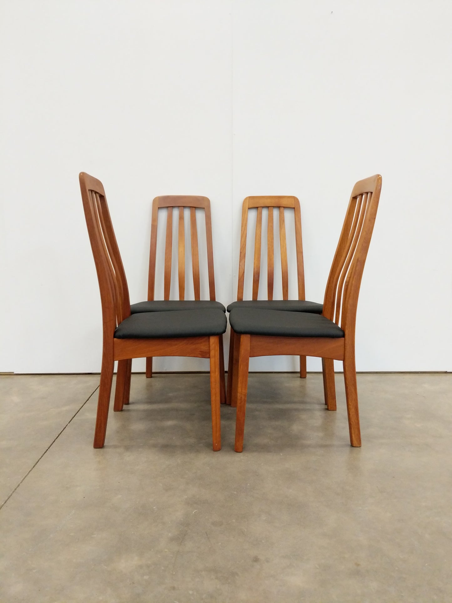 Set of 4 Vintage Mid Century Modern Dining Chairs by Benny Linden