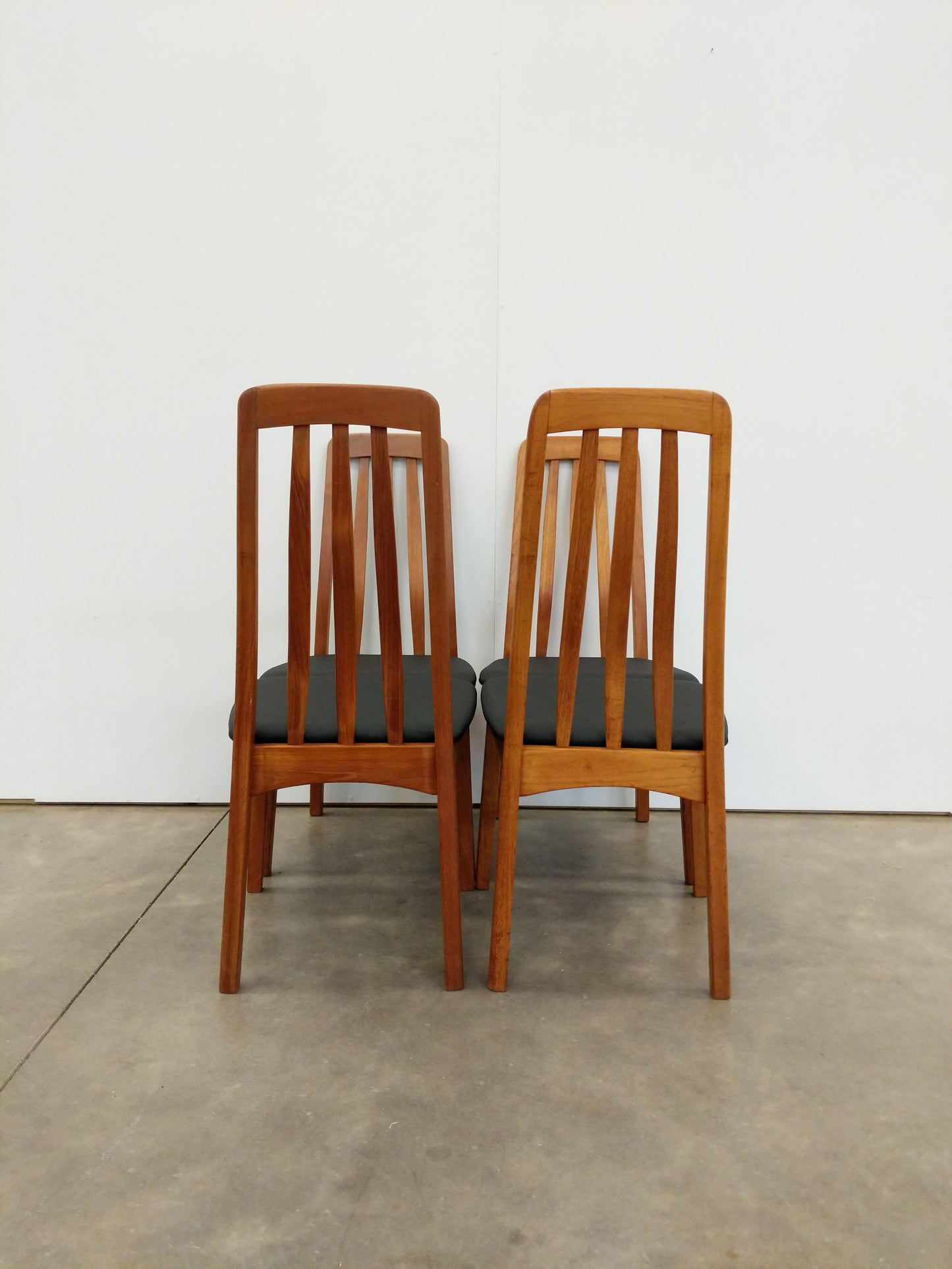 Set of 4 Vintage Mid Century Modern Dining Chairs by Benny Linden