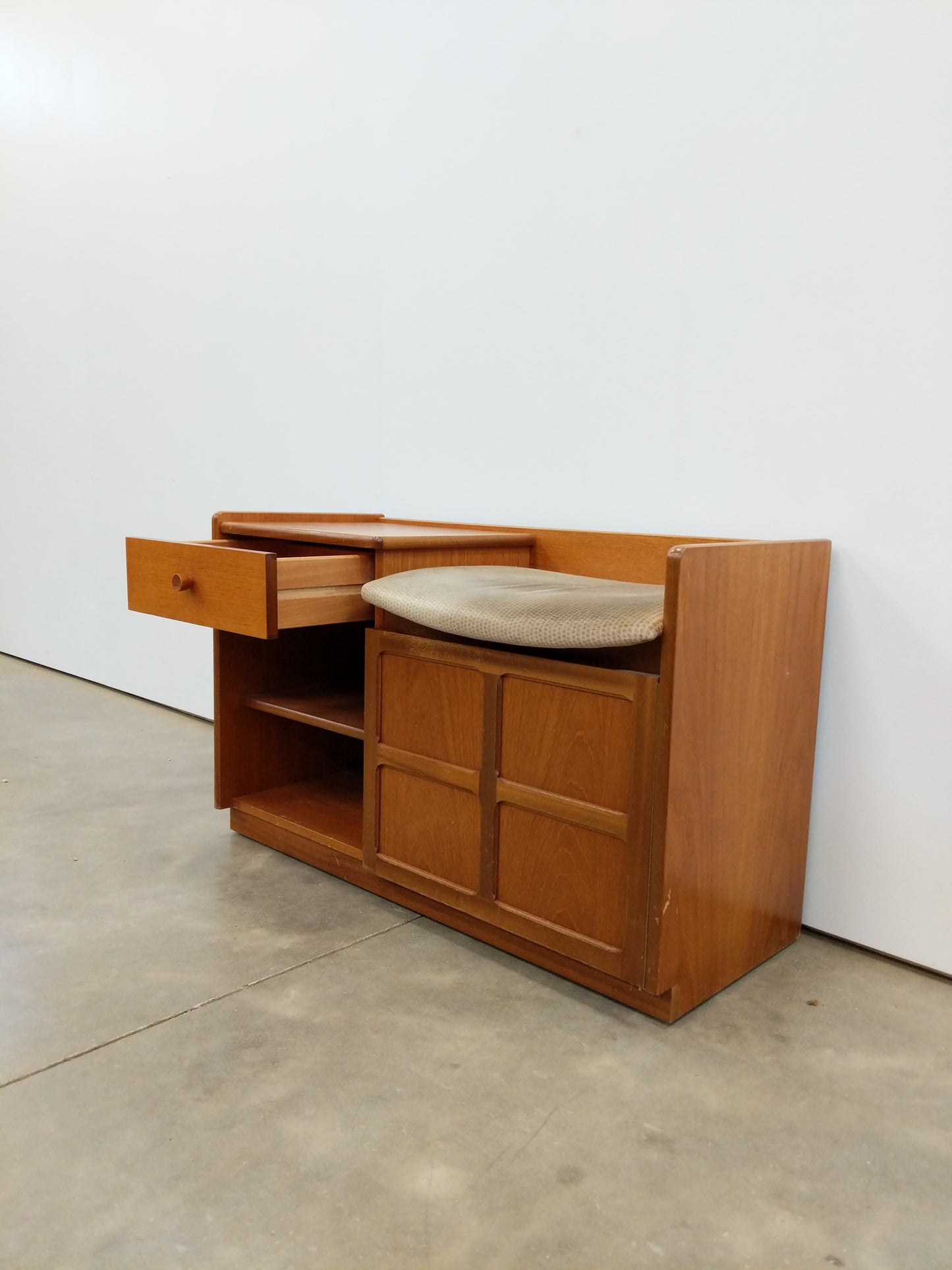 Vintage Mid Century Modern Teak Entry Bench by Nathan