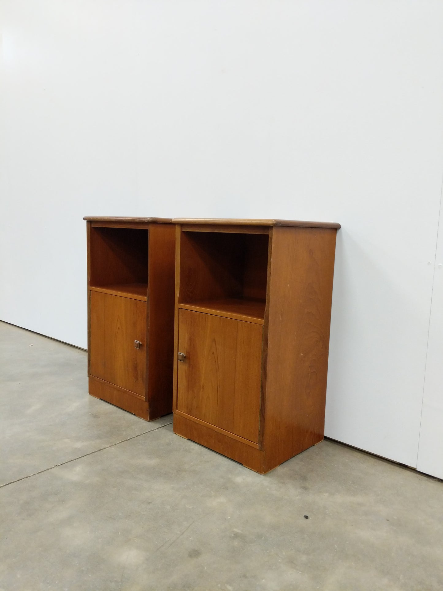 Pair of Vintage Mid Century Modern Teak Nightstands