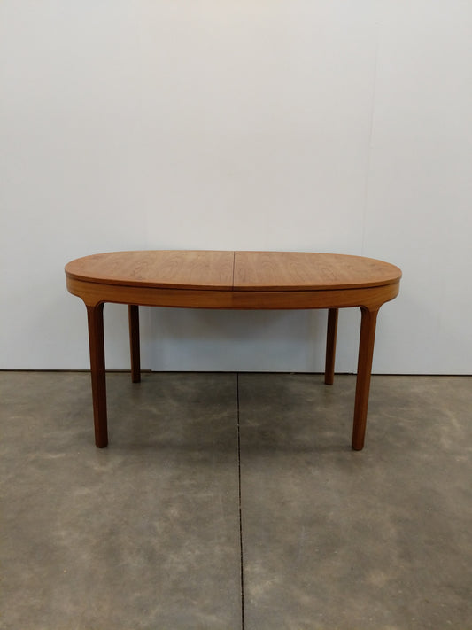 Vintage Mid Century Modern Teak Extendable Dining Table by Nathan Furniture
