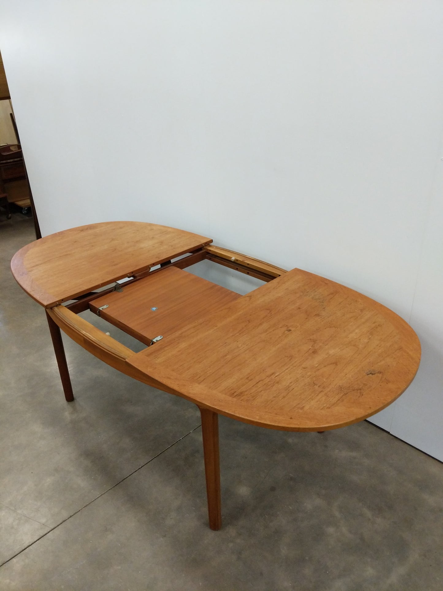 Vintage Mid Century Modern Teak Extendable Dining Table by Nathan Furniture