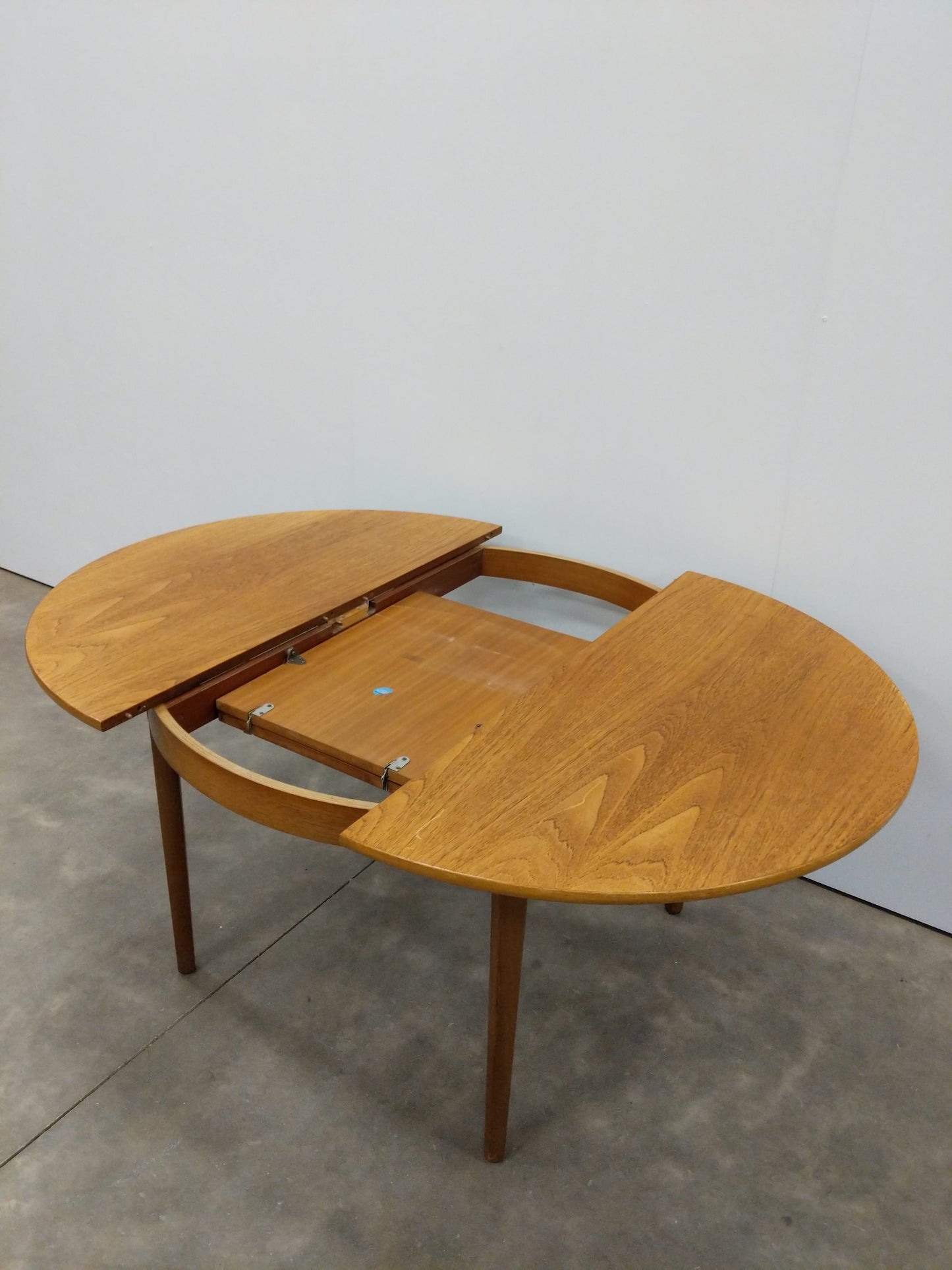 Vintage Mid Century Modern Teak Extendable Dining Table by Nathan Furniture