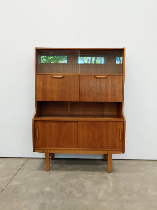 Vintage Mid Century Modern Teak Cabinet / Sideboard