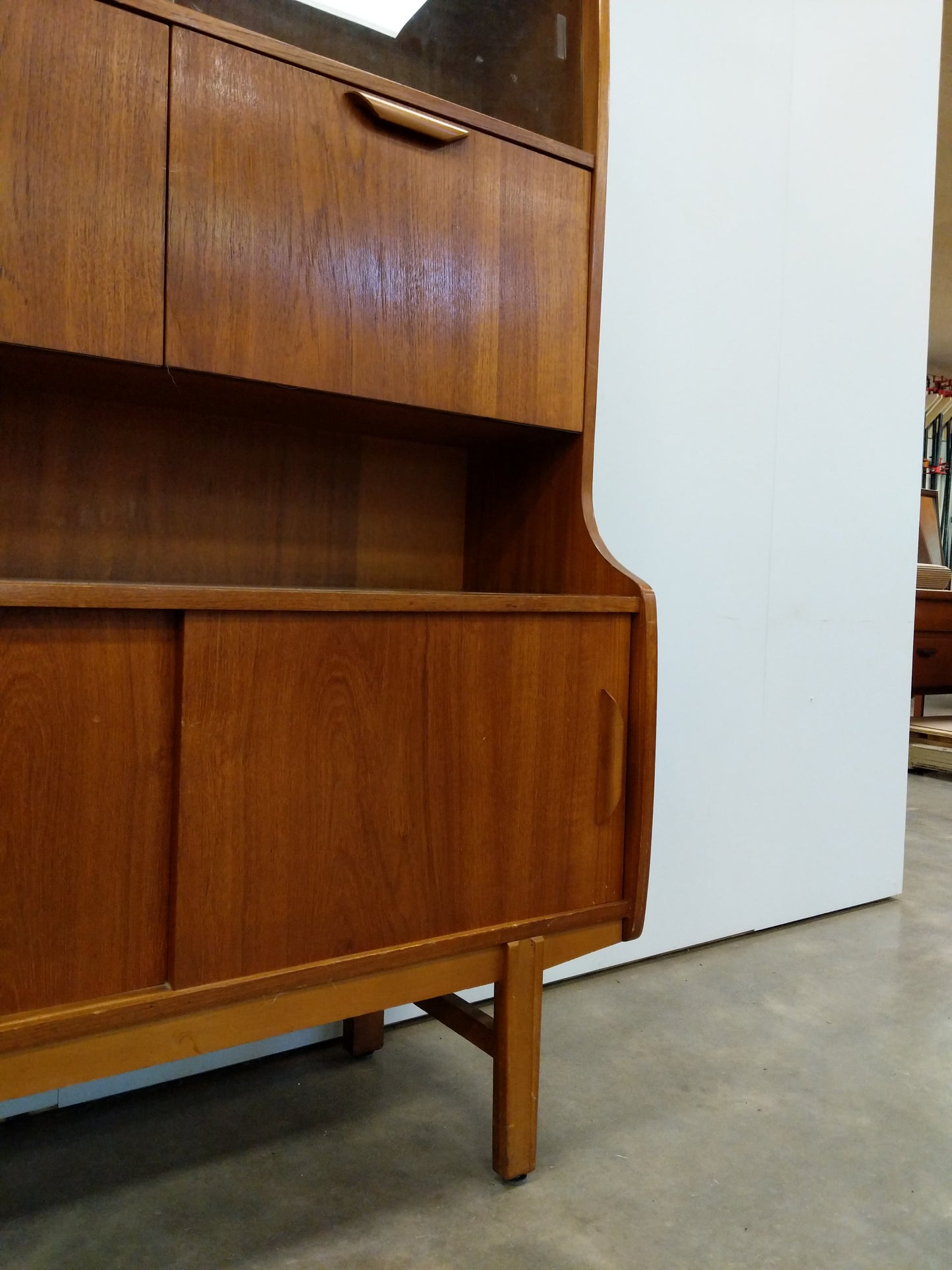 Vintage Mid Century Modern Teak Cabinet / Sideboard