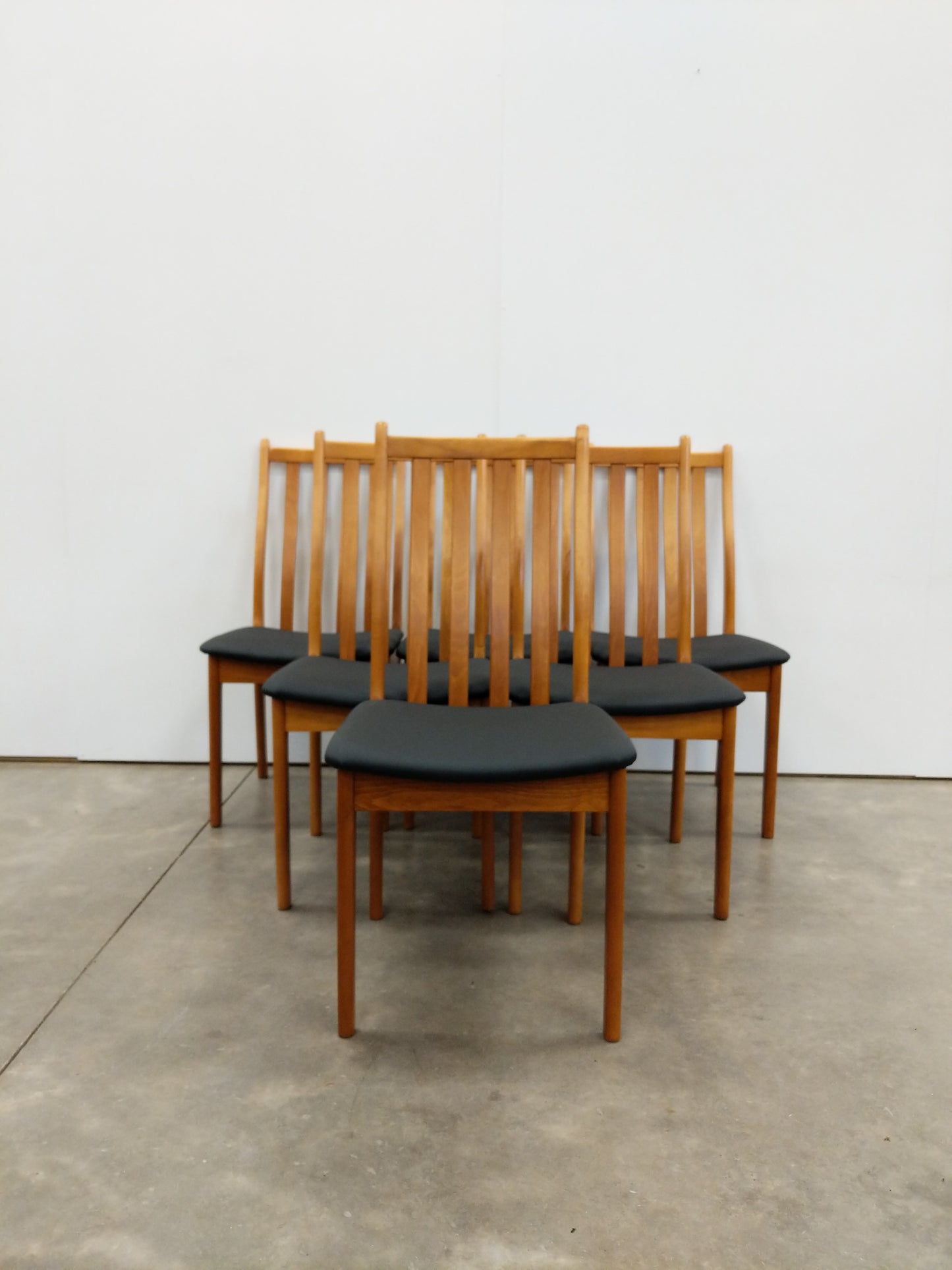Set of 6 Vintage Mid Century Modern Dining Chairs