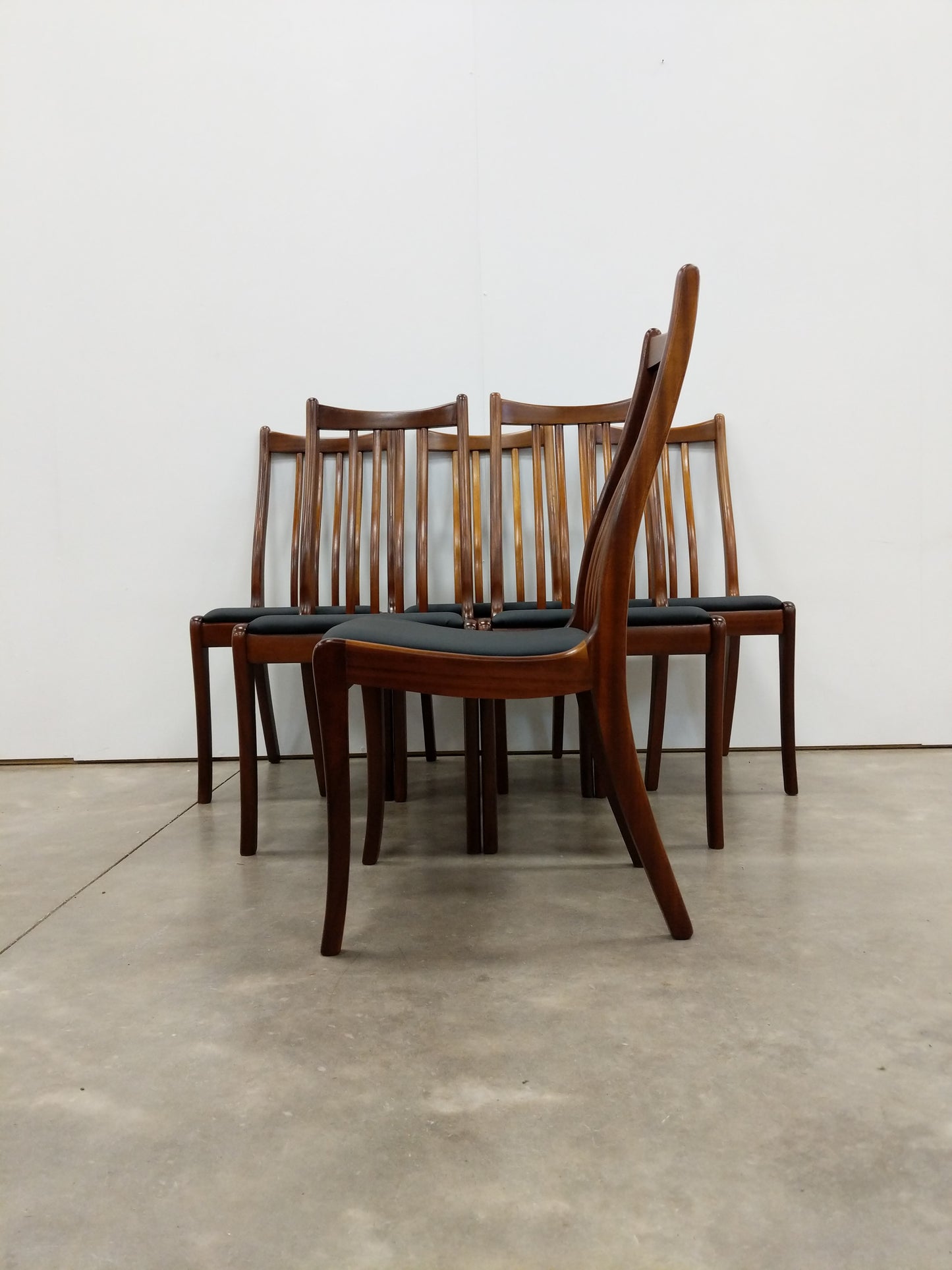 Set of 6 Vintage Mid Century Modern Dining Chairs