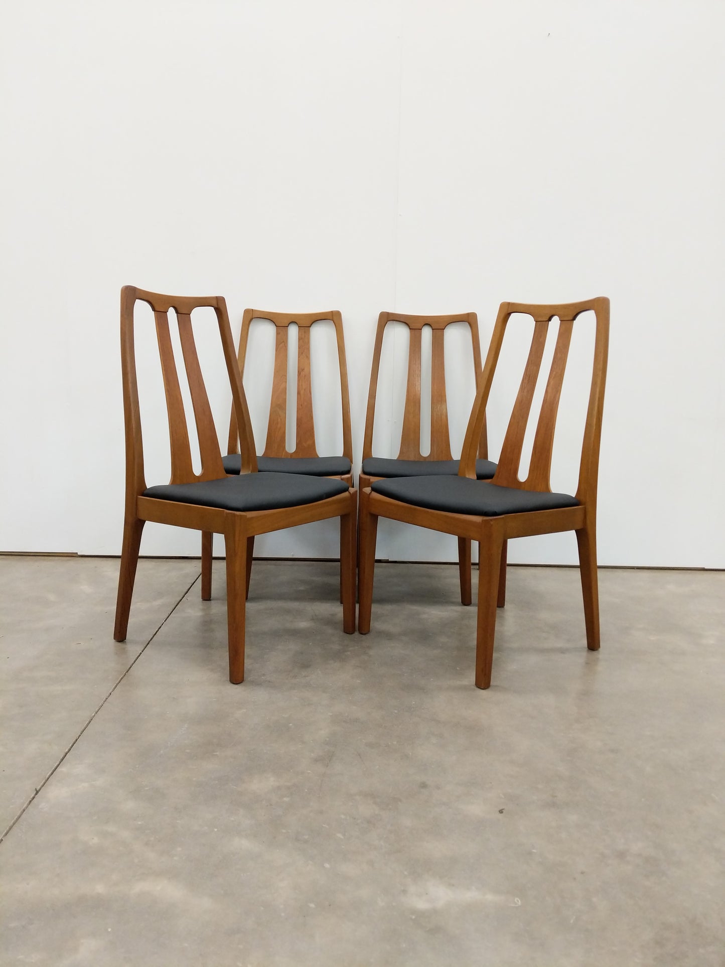 Set of 4 Vintage Mid Century Modern Dining Chairs by Parker Knoll