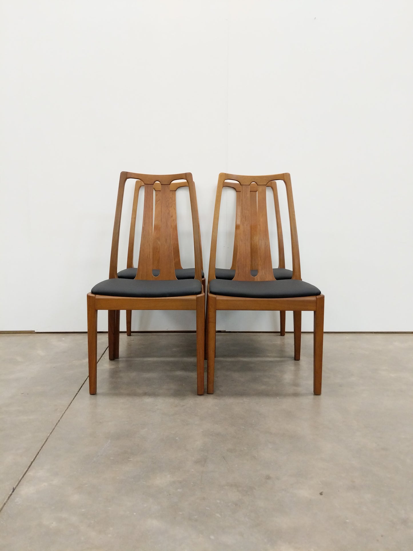 Set of 4 Vintage Mid Century Modern Dining Chairs by Parker Knoll