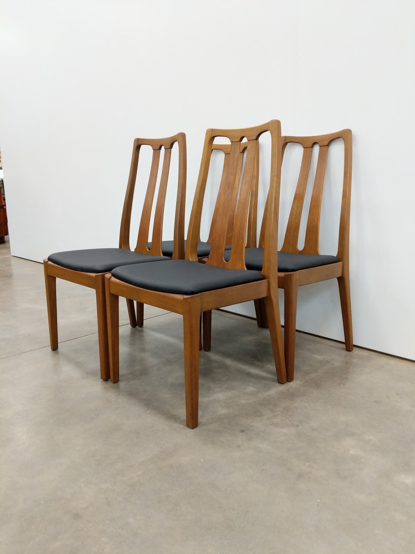 Set of 4 Vintage Mid Century Modern Dining Chairs by Parker Knoll
