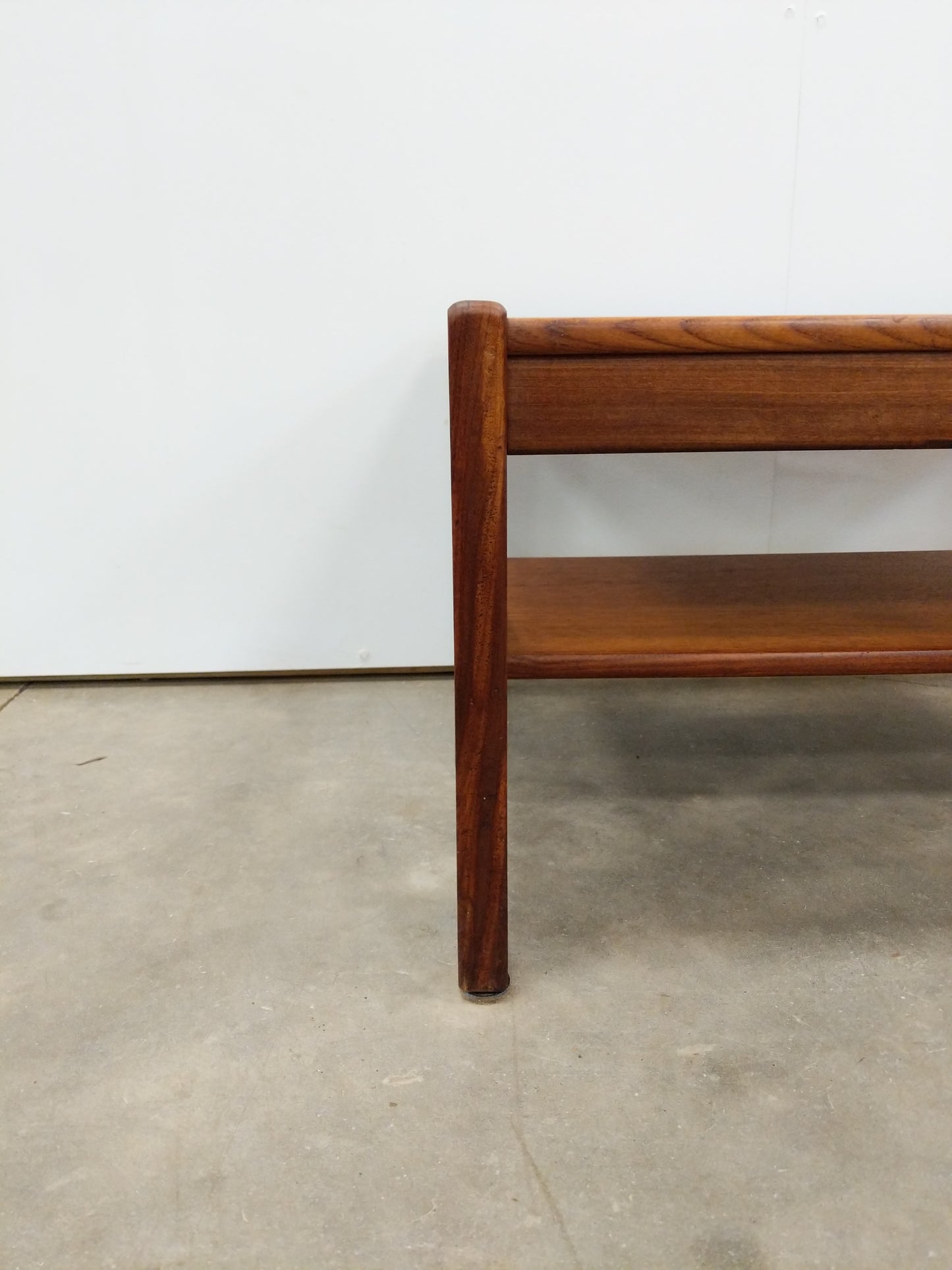 Vintage Mid Century Modern Teak Side Table / Small Coffee Table