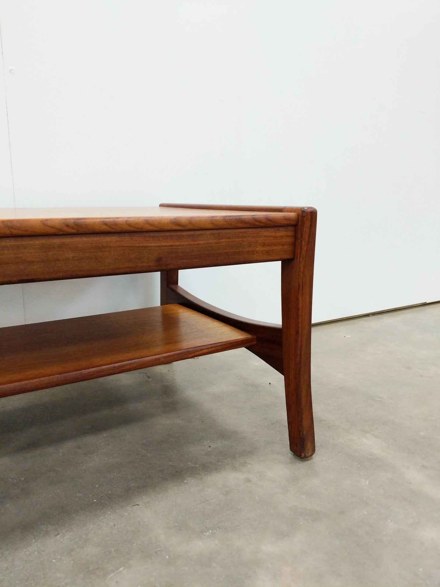 Vintage Mid Century Modern Teak Side Table / Small Coffee Table