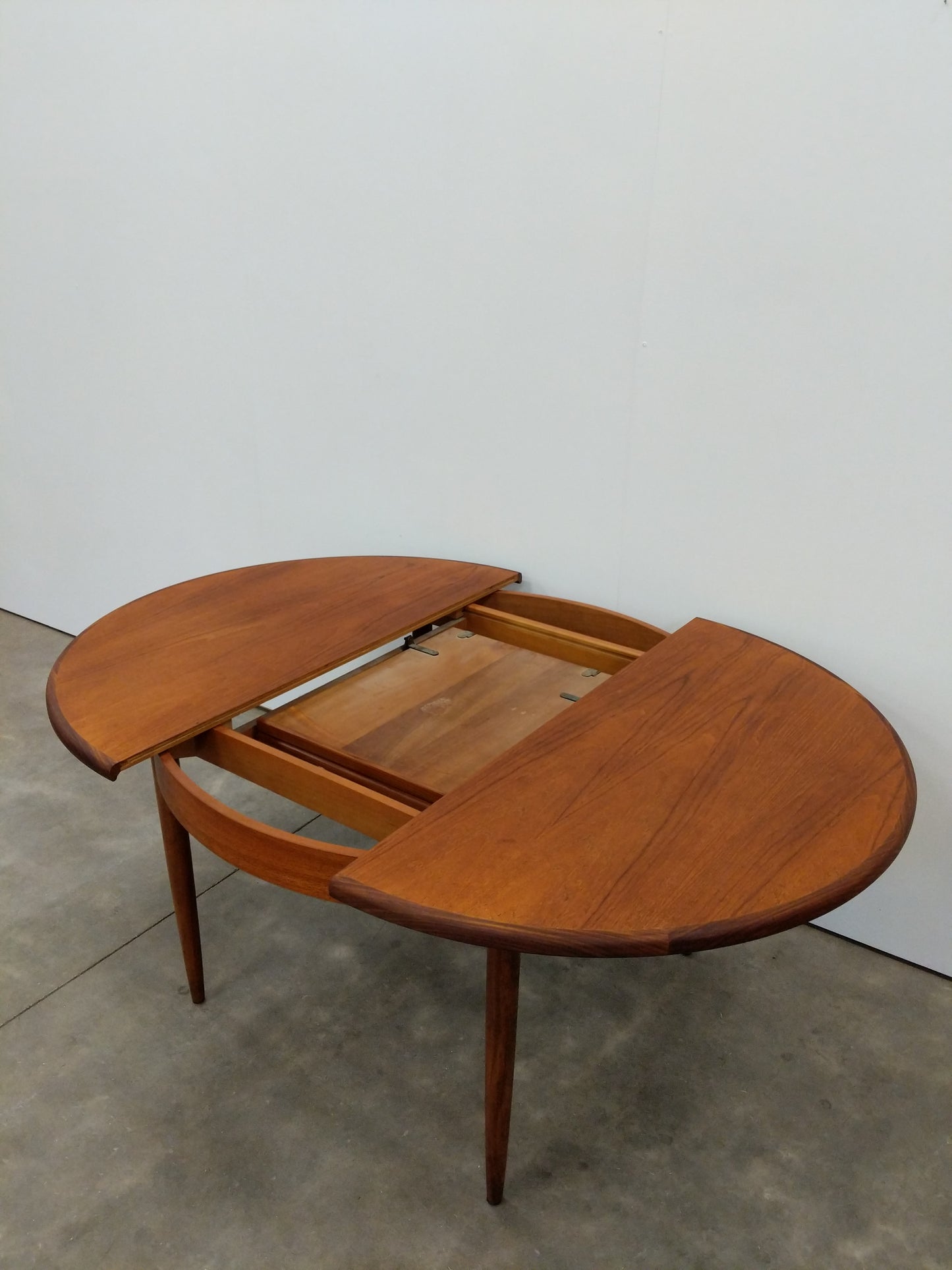Vintage Mid Century Modern Teak Extendable Dining Table by G Plan