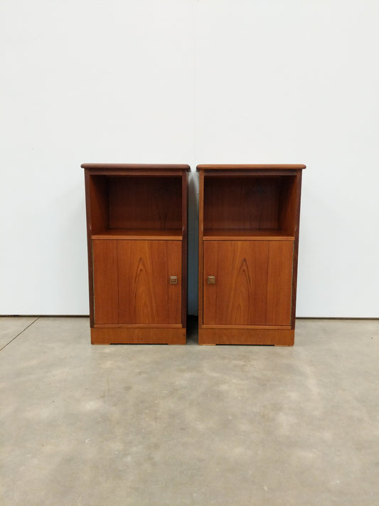 Pair of Vintage Mid Century Modern Teak Nightstands