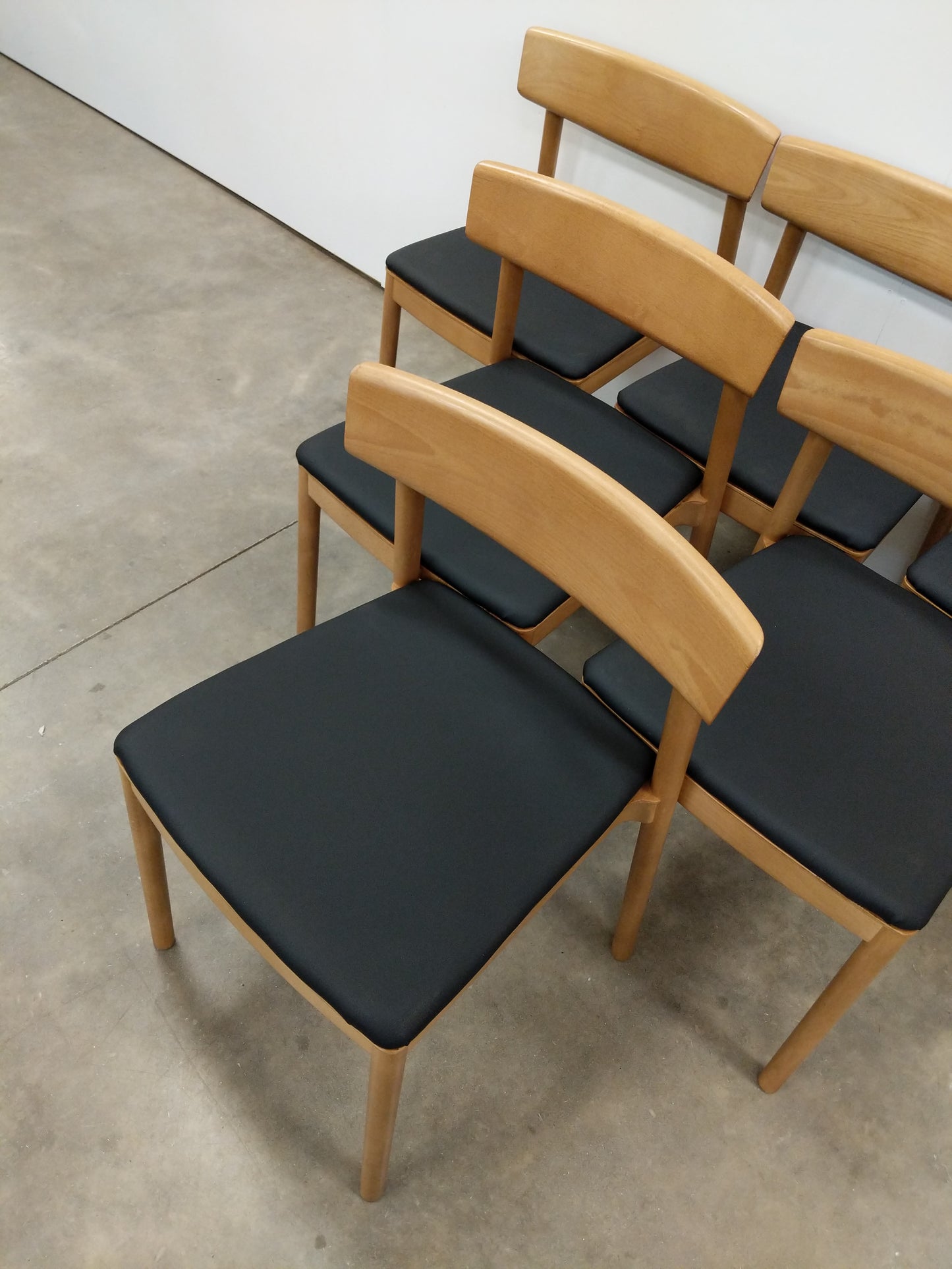 Set of 6 Beech Dining Chairs by Andreu World