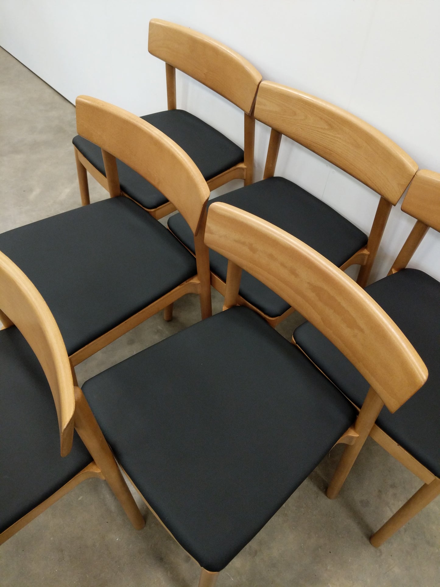 Set of 6 Beech Dining Chairs by Andreu World