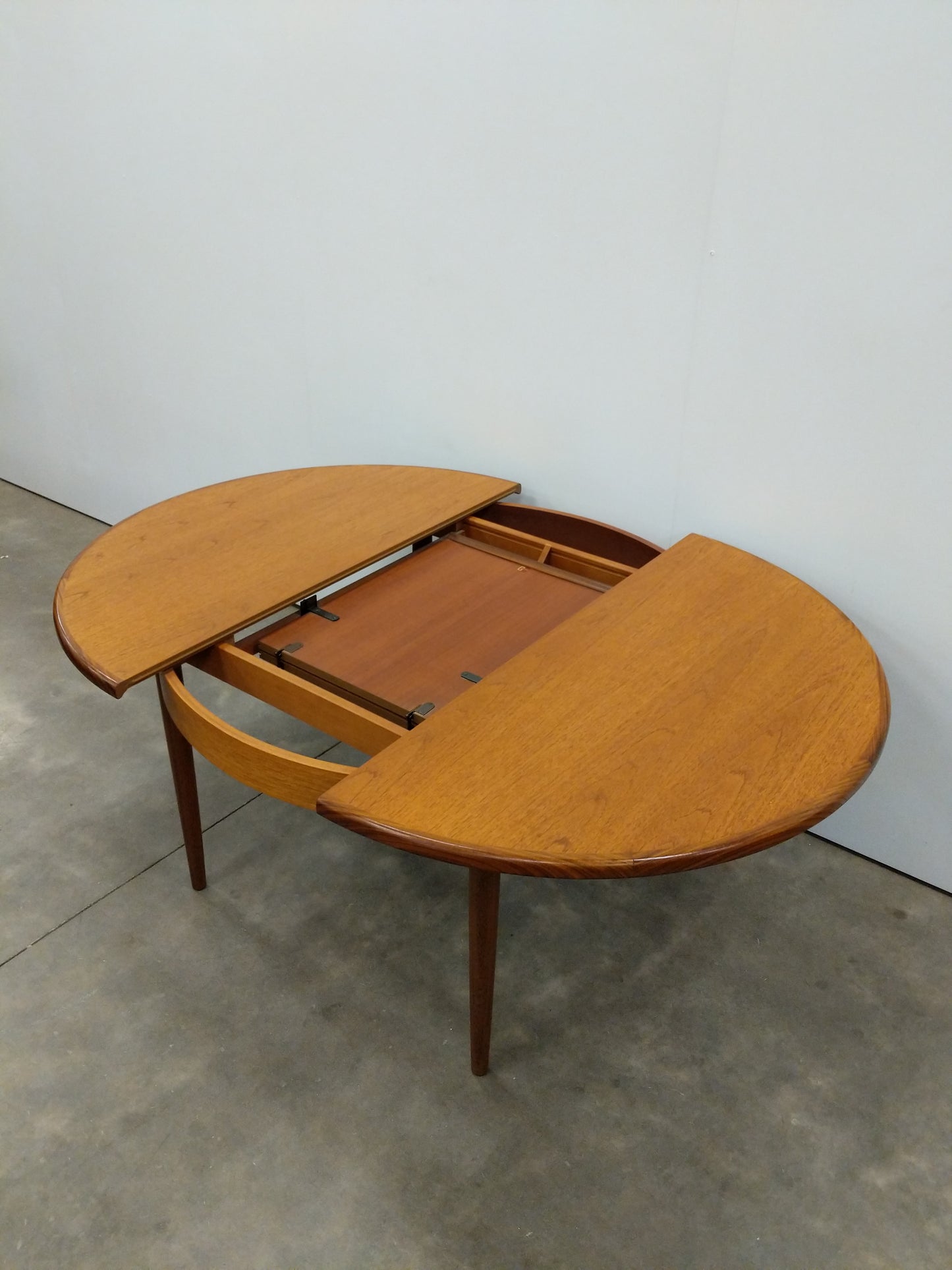 Vintage Mid Century Modern Teak Extendable Dining Table by G Plan