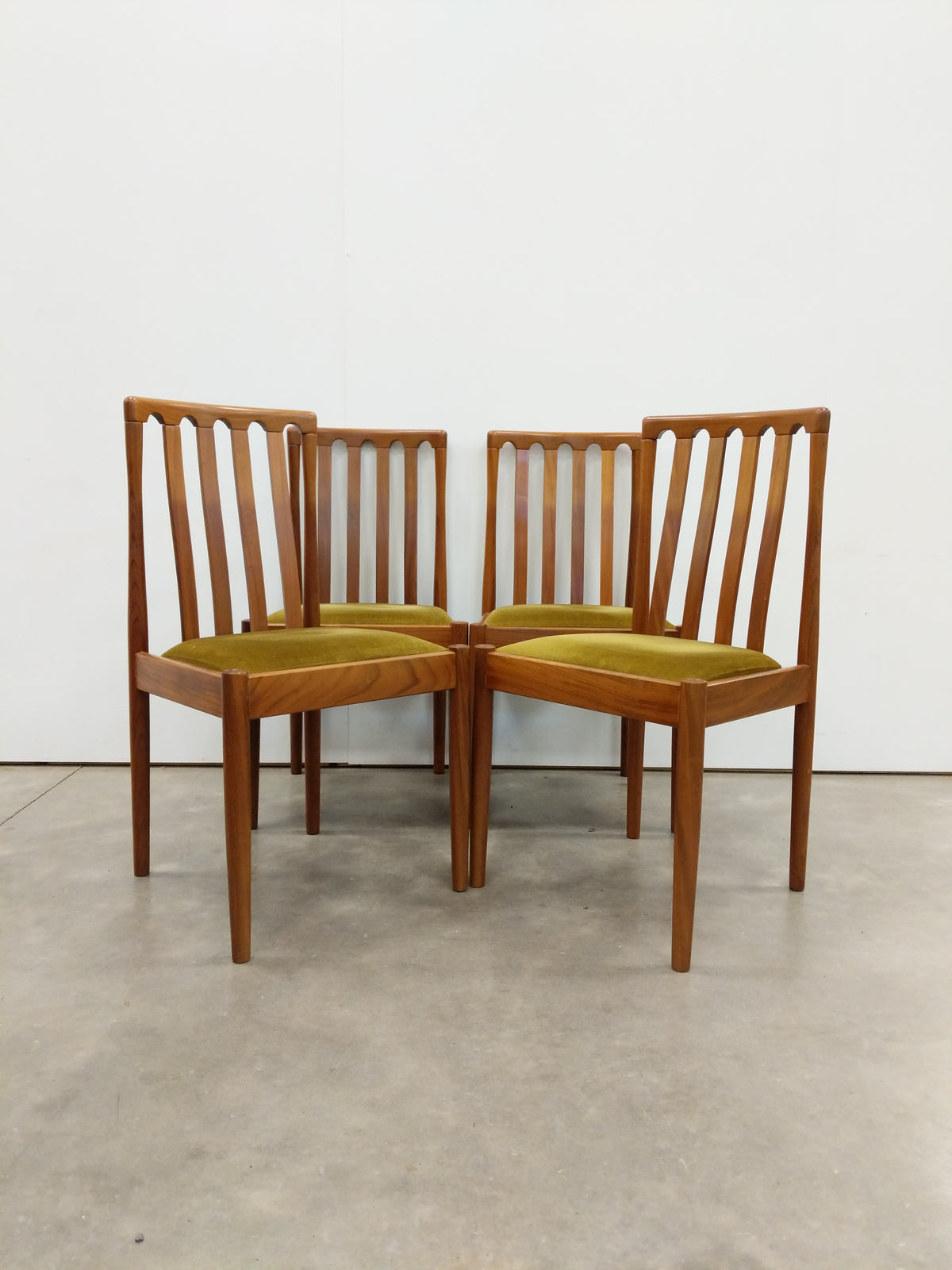 Set of 4 Vintage Mid Century Modern Dining Chairs by Meredew
