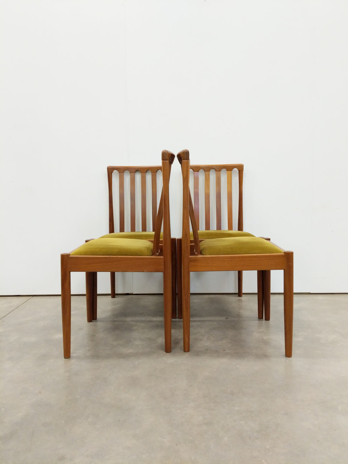 Set of 4 Vintage Mid Century Modern Dining Chairs by Meredew