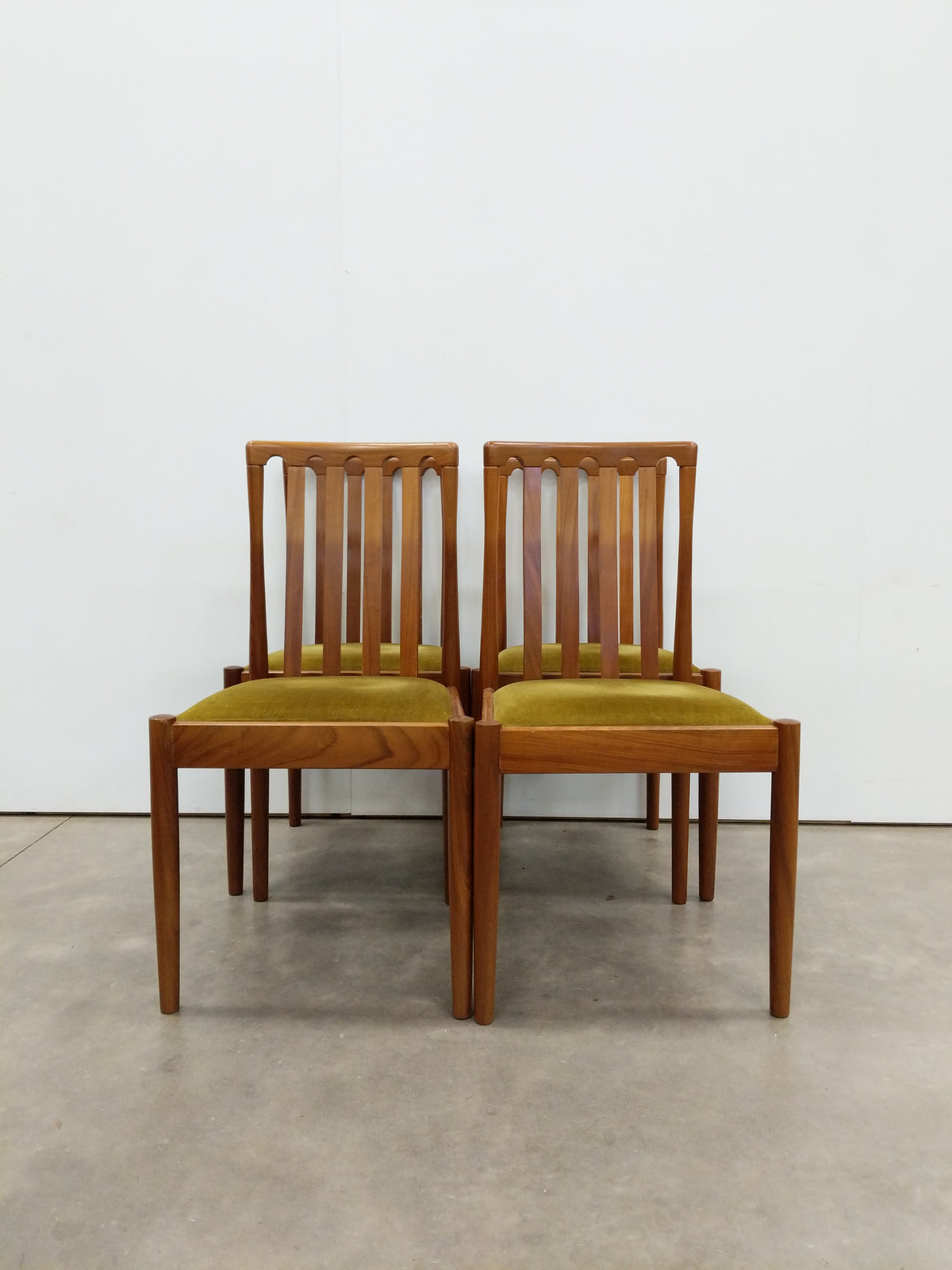 Set of 4 Vintage Mid Century Modern Dining Chairs by Meredew